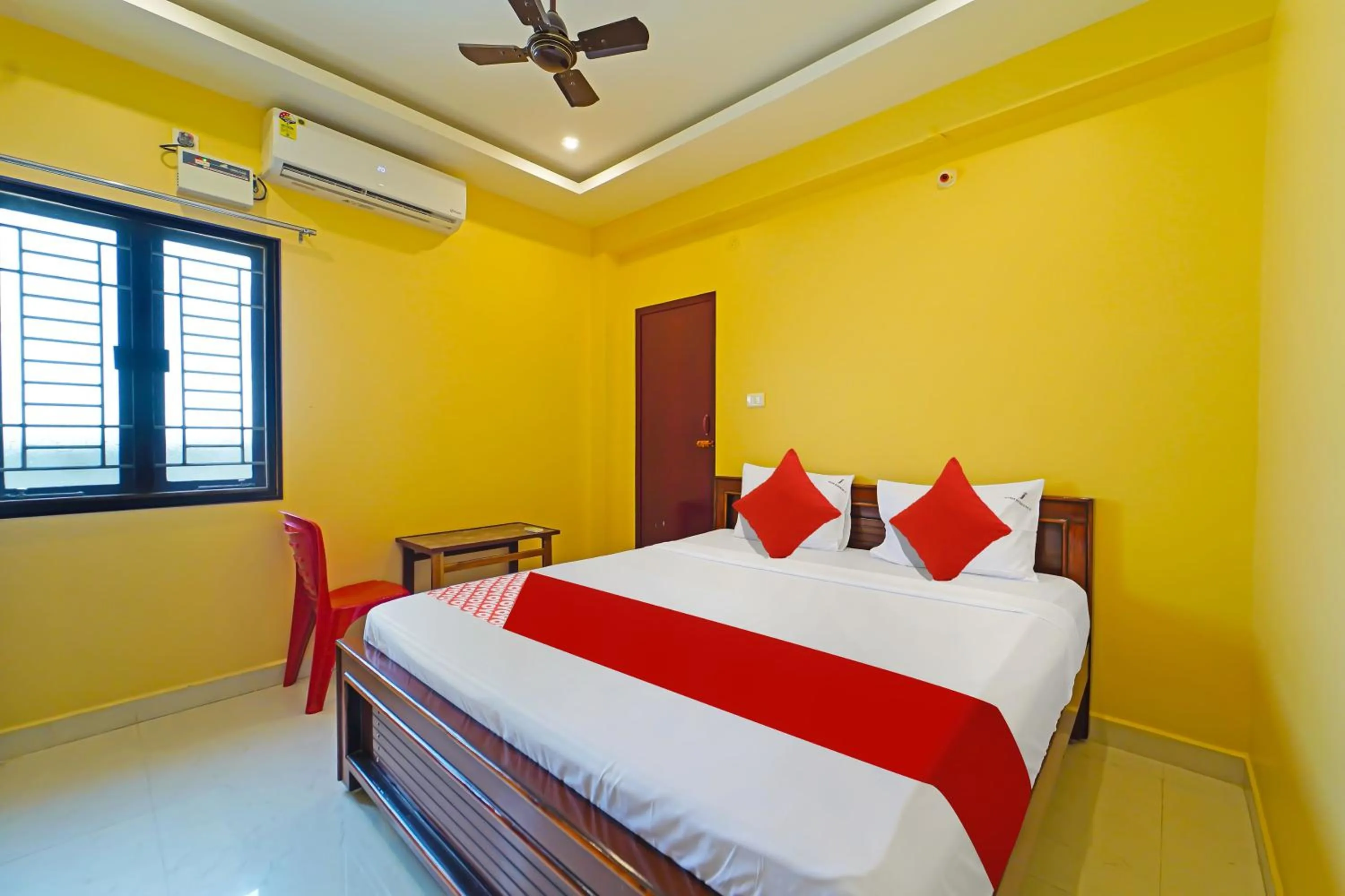 Bedroom, Bed in Hotel O Jayam Residency