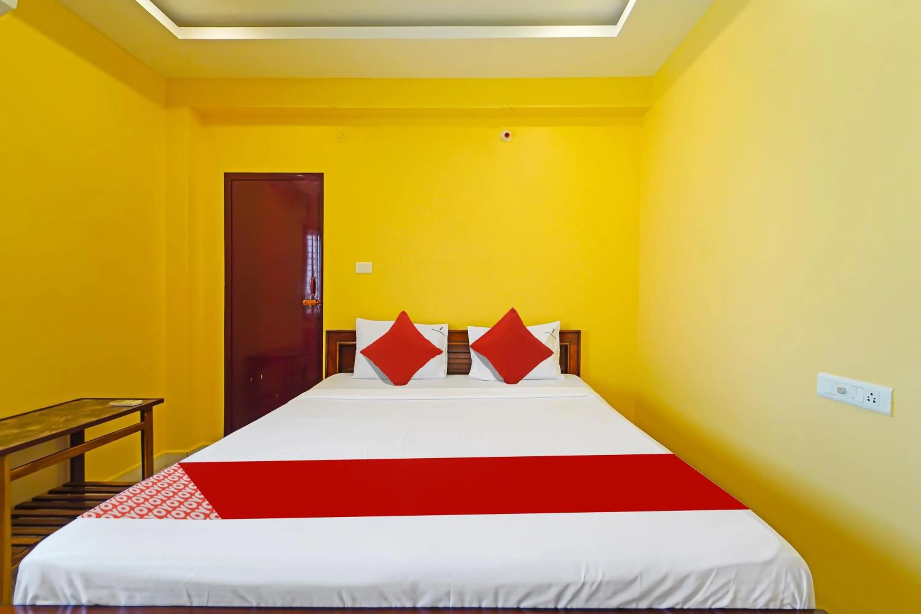 Bedroom, Bed in Hotel O Jayam Residency