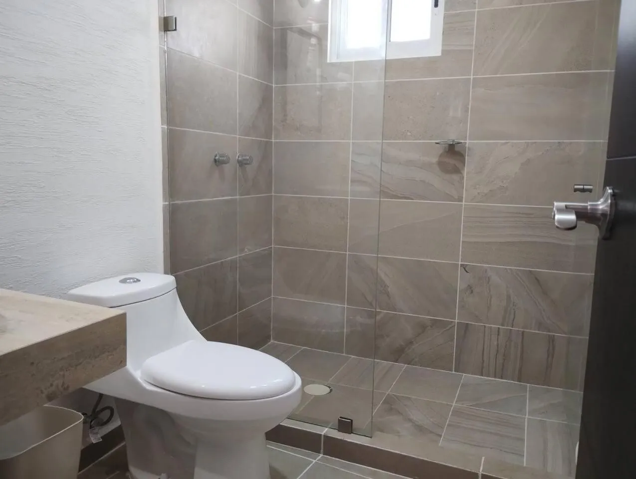 Shower in Departamento tres listones