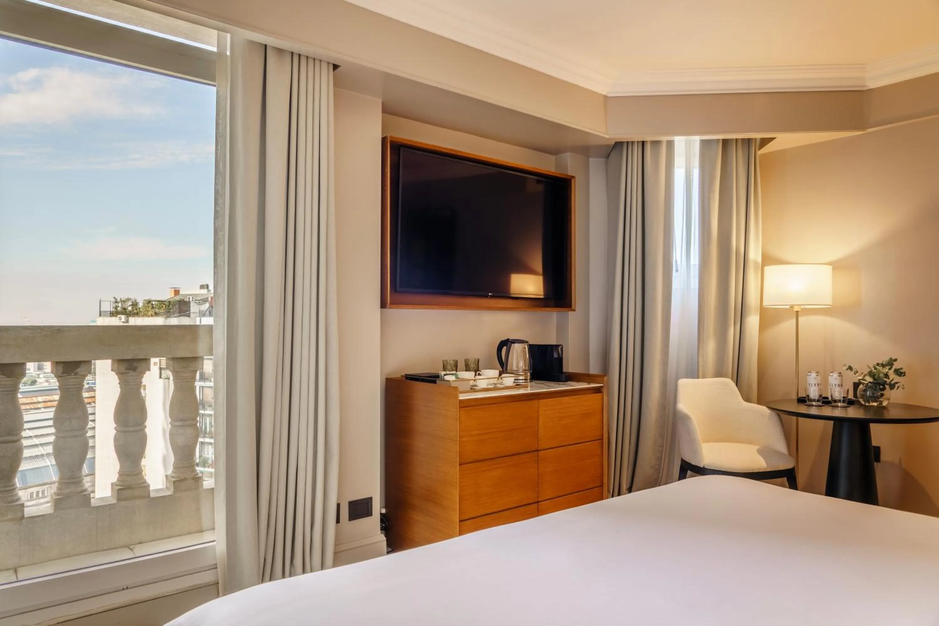 Photo of the whole room, Bed in Casa Lucia Member of Melia Collection