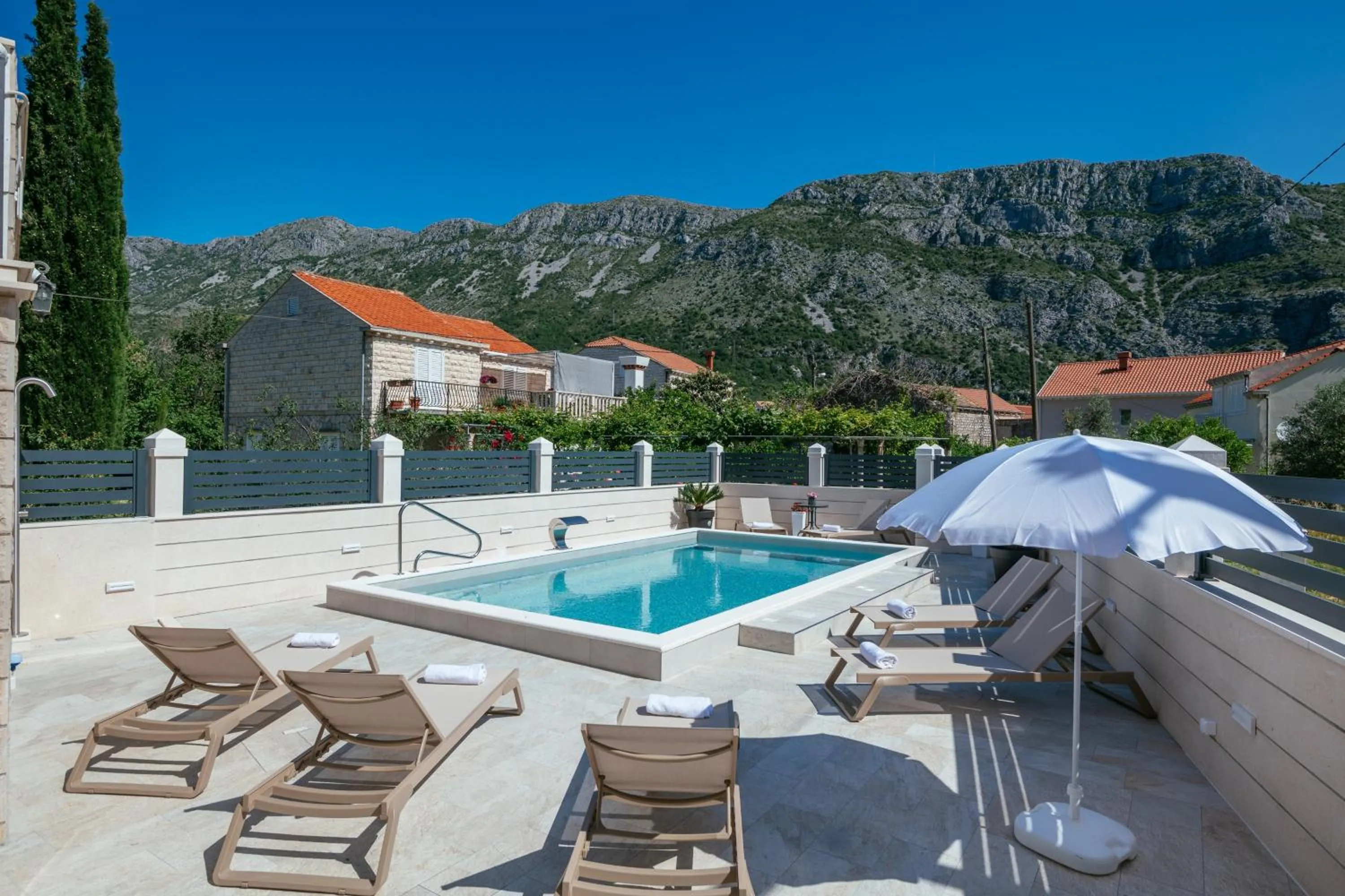 Swimming pool in Apartments Azzurro