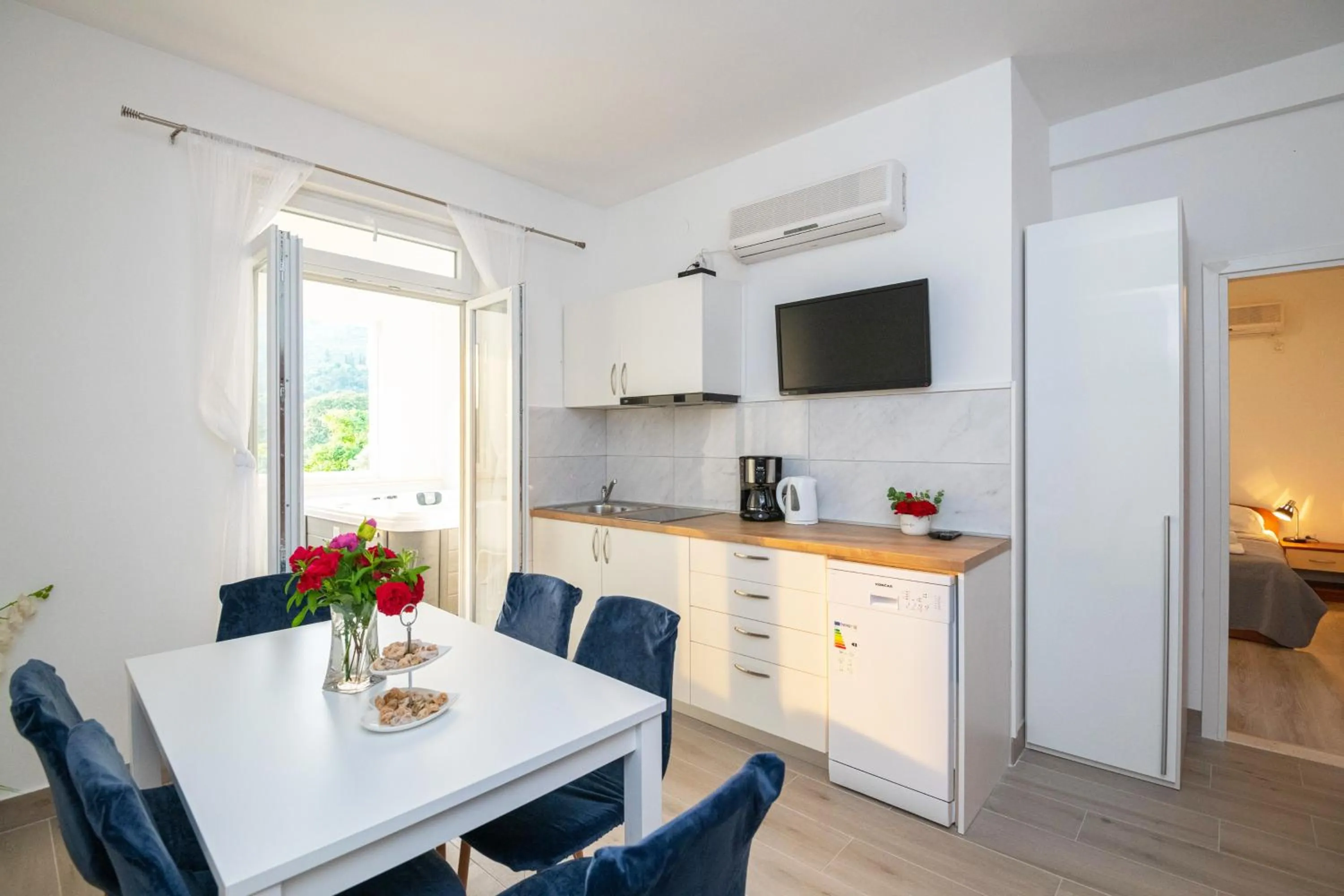 Dining area in Apartments Azzurro