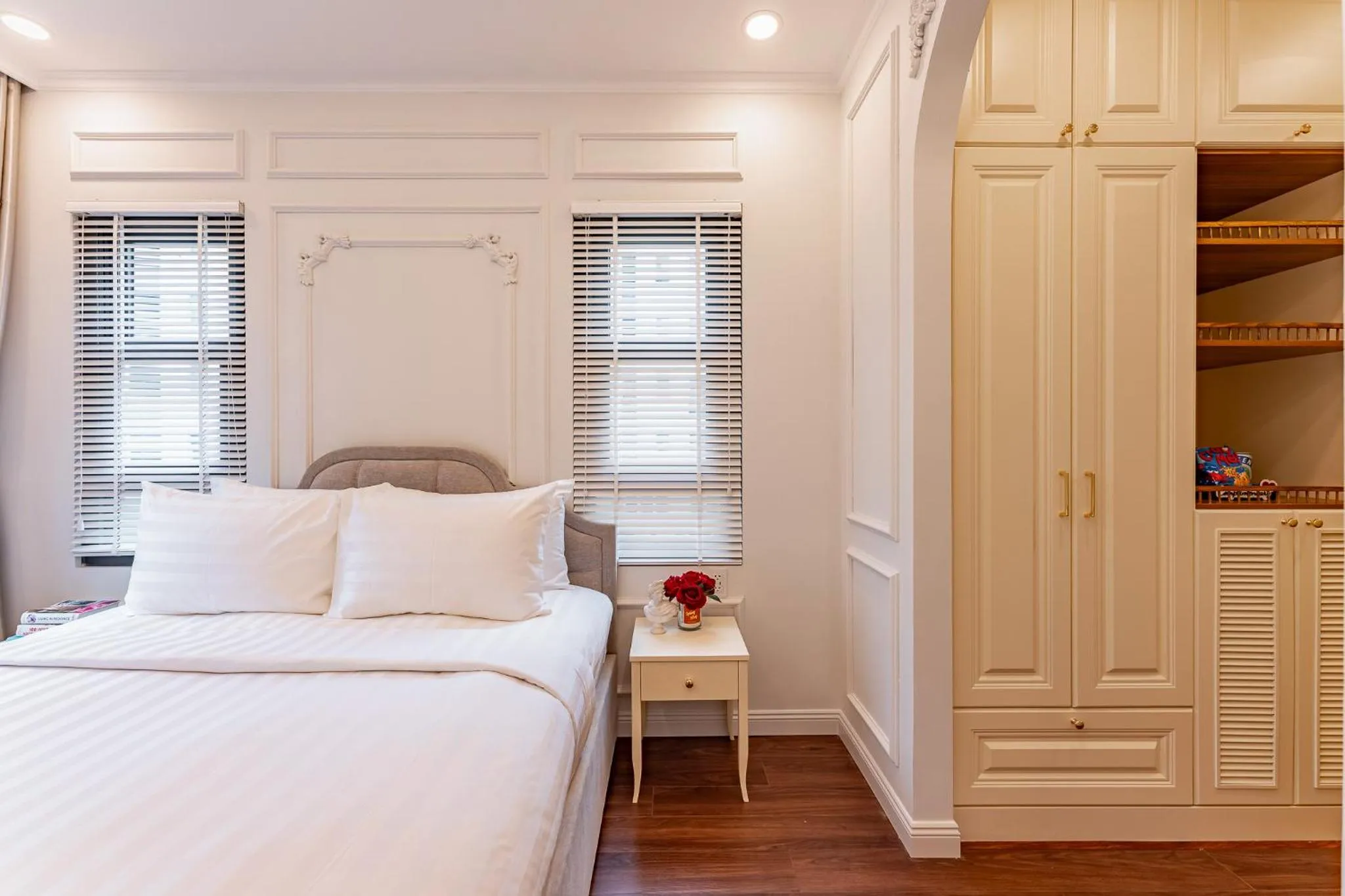 Bed in Golden Sun Apartment & Hotel