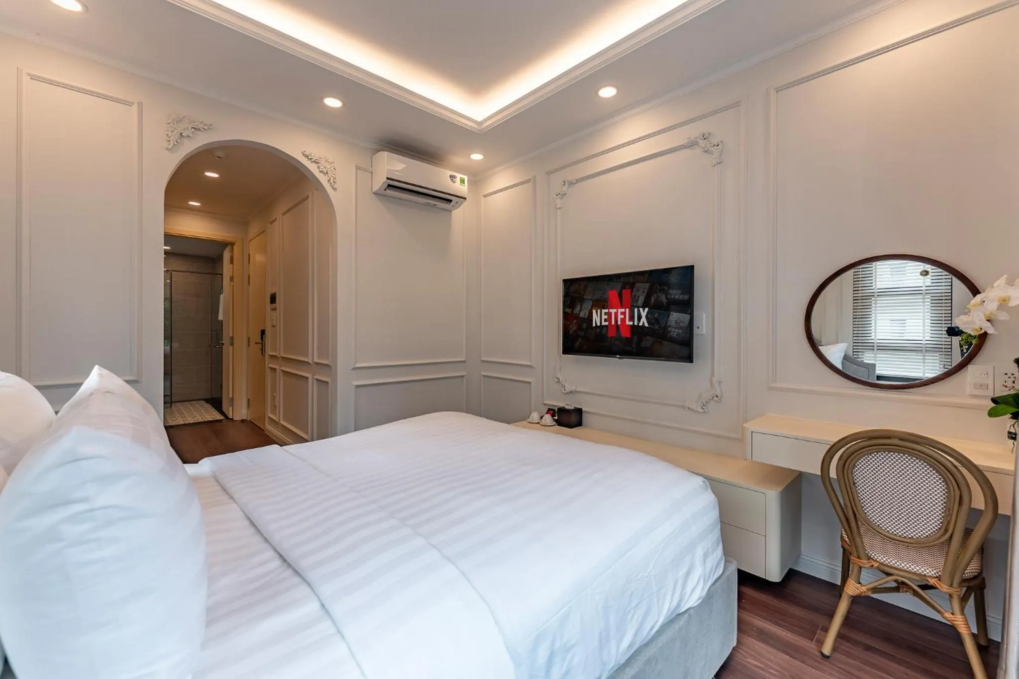 Bed in Golden Sun Apartment & Hotel