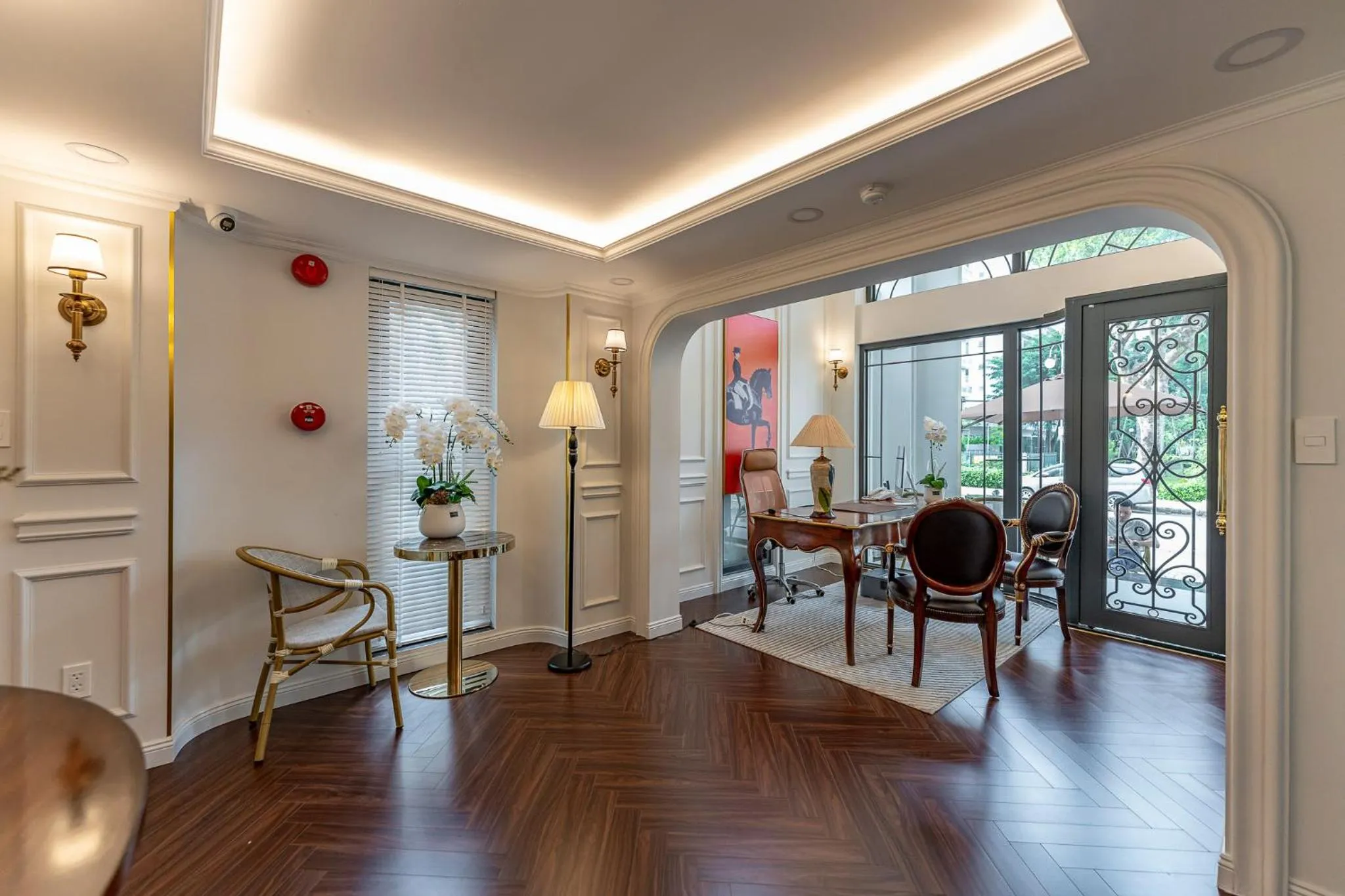 Golden Sun Apartment & Hotel