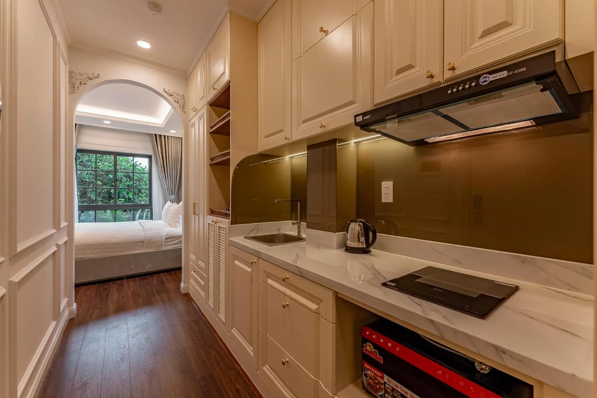 Golden Sun Apartment & Hotel