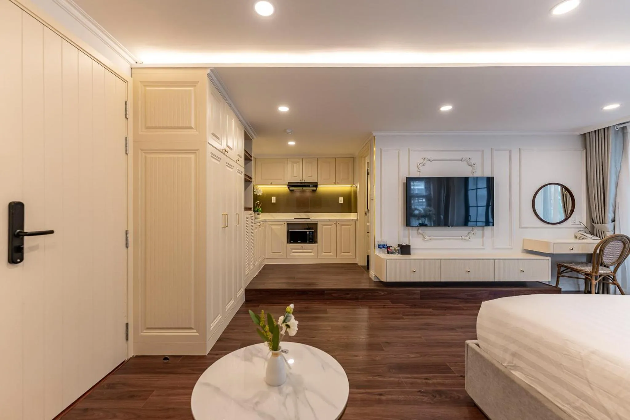 Bed in Golden Sun Apartment & Hotel