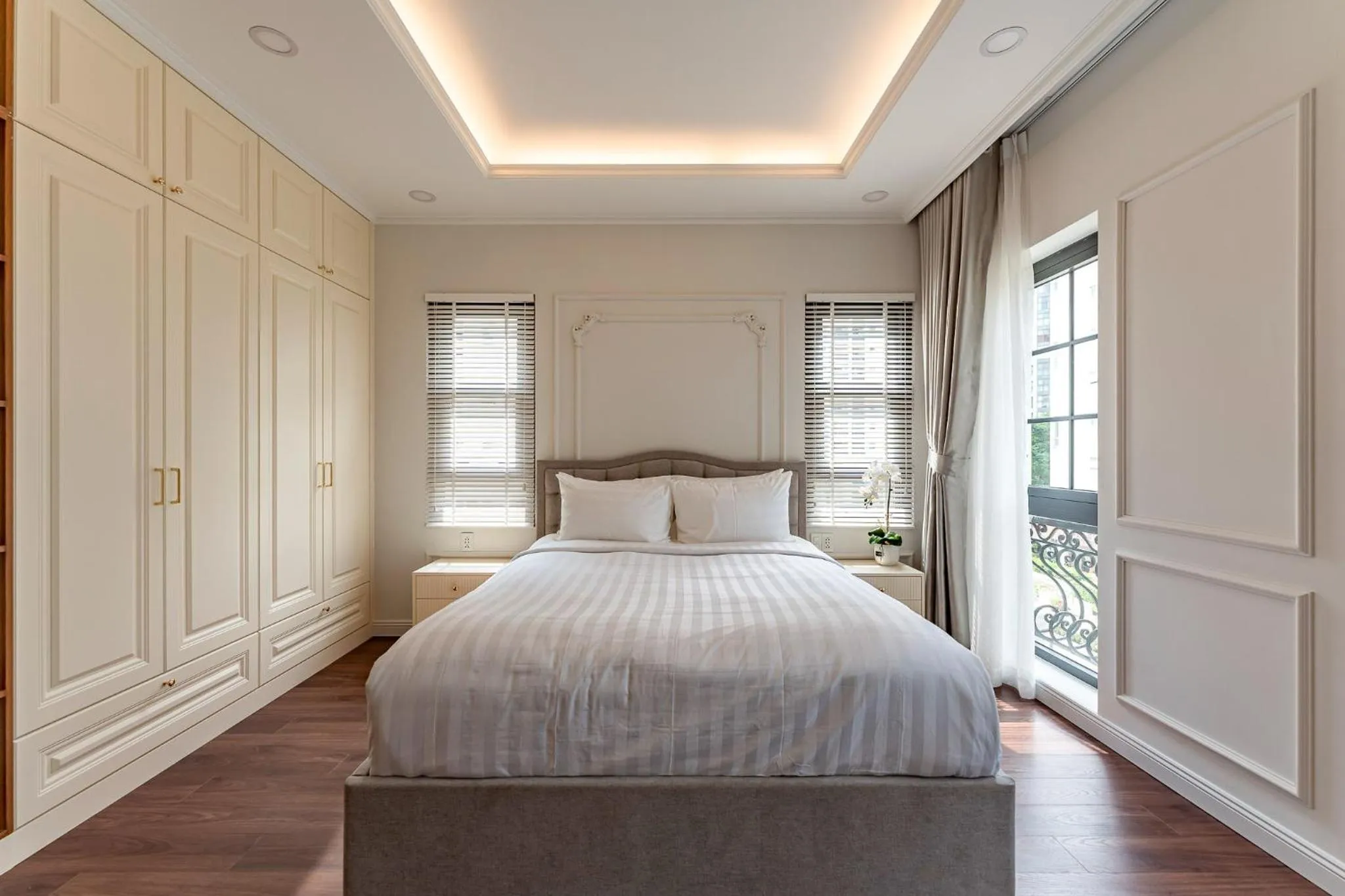 Bed in Golden Sun Apartment & Hotel