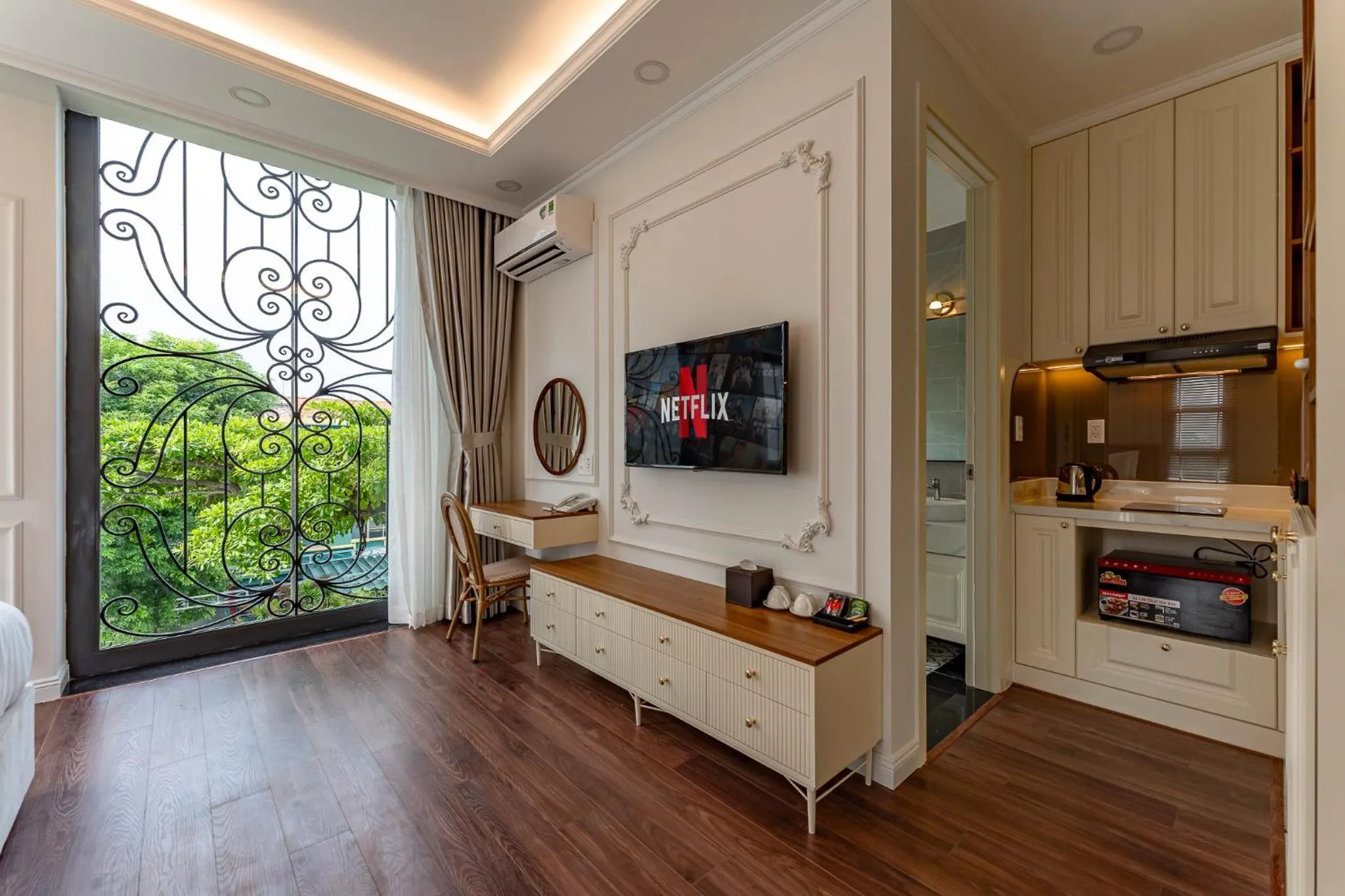 Golden Sun Apartment & Hotel