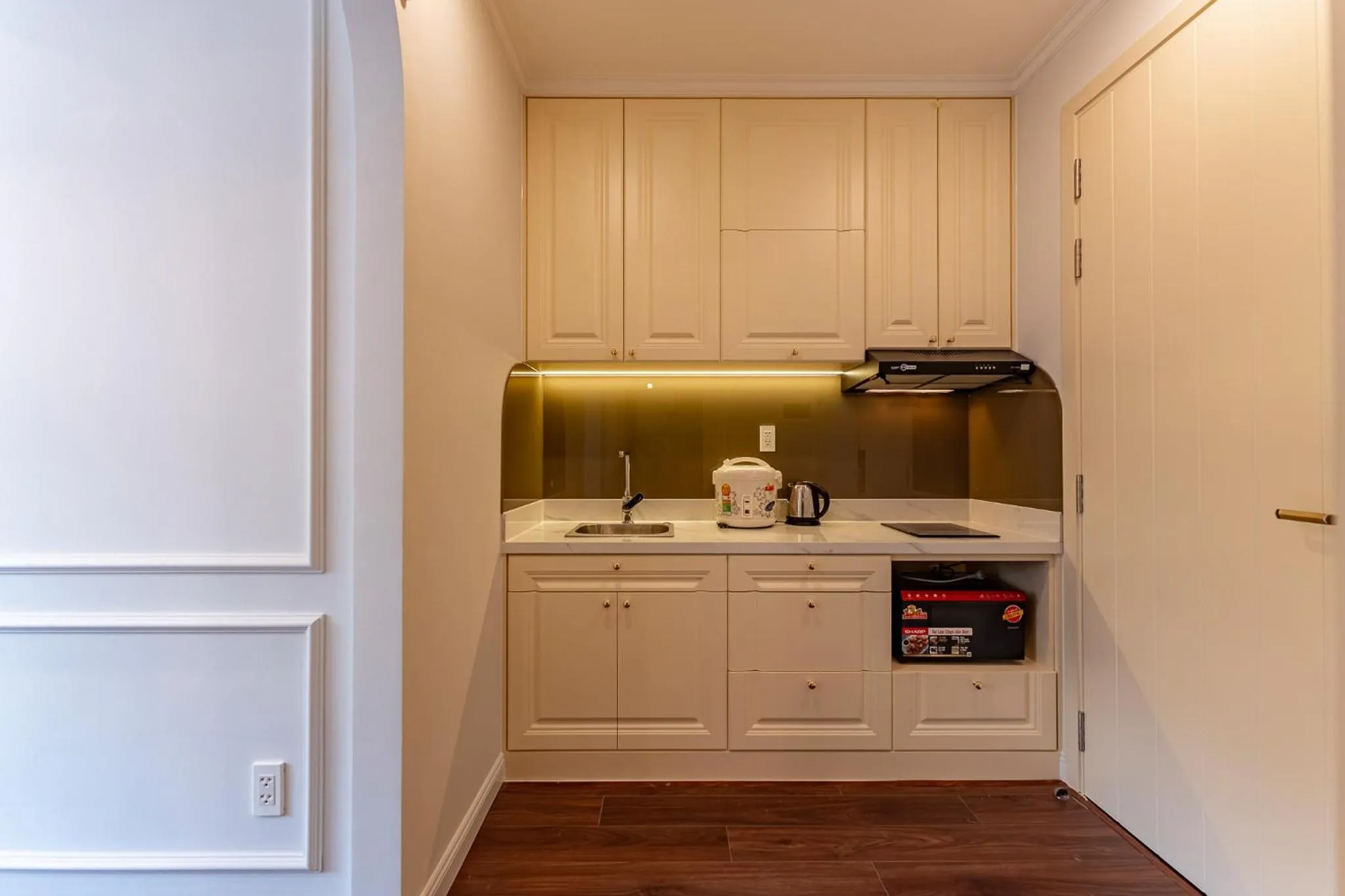 Golden Sun Apartment & Hotel