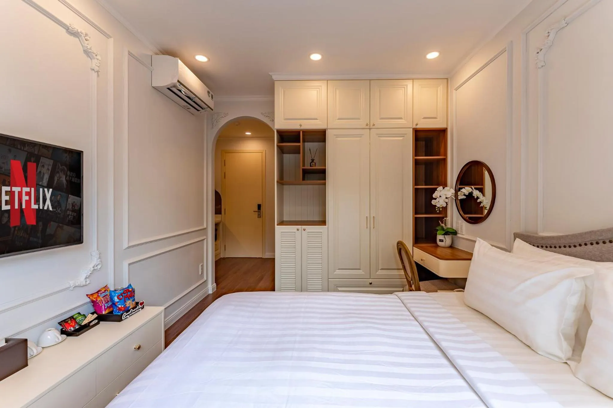 Bed in Golden Sun Apartment & Hotel