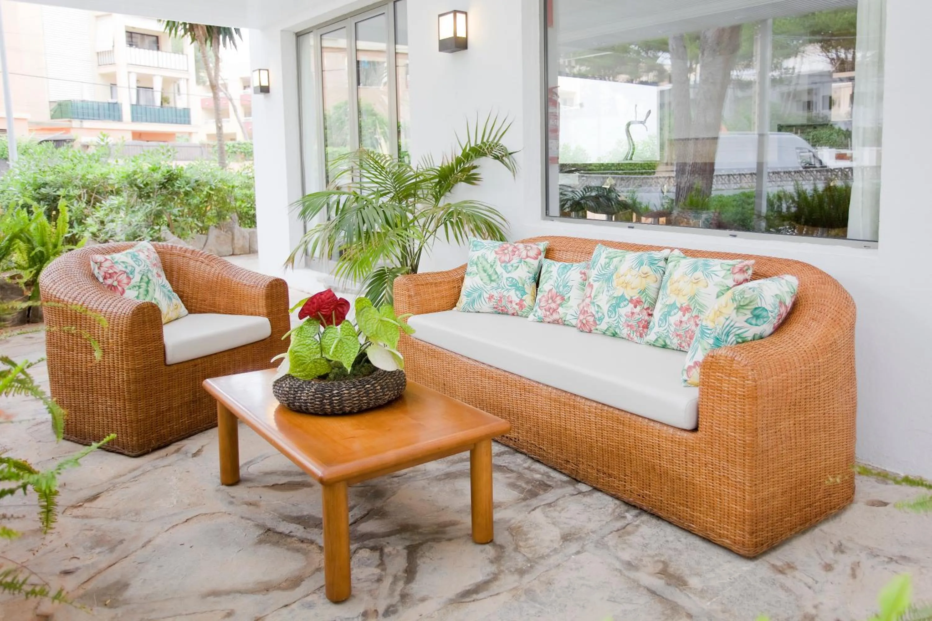 Property building in Petit Garden Hotel by Flacalco