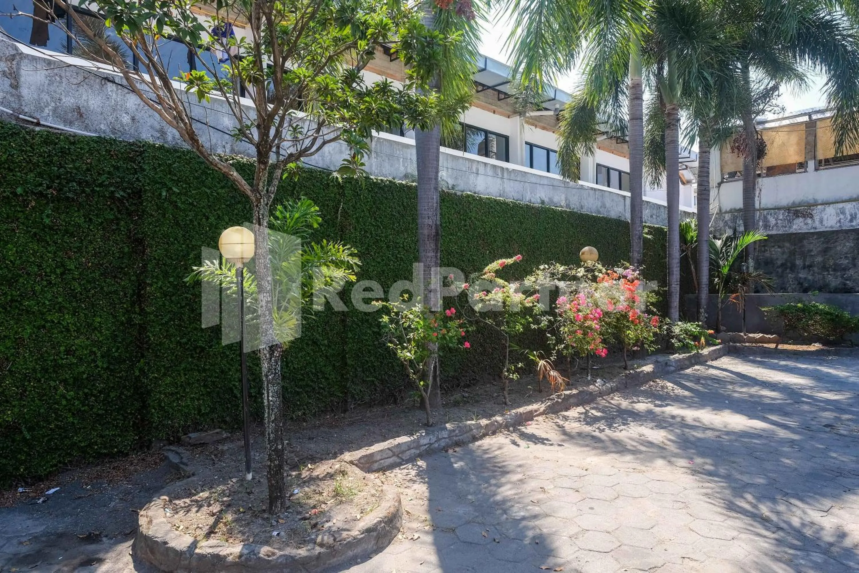 Property building in Hotel Limaran 1 Syariah Malioboro Mitra RedDoorz