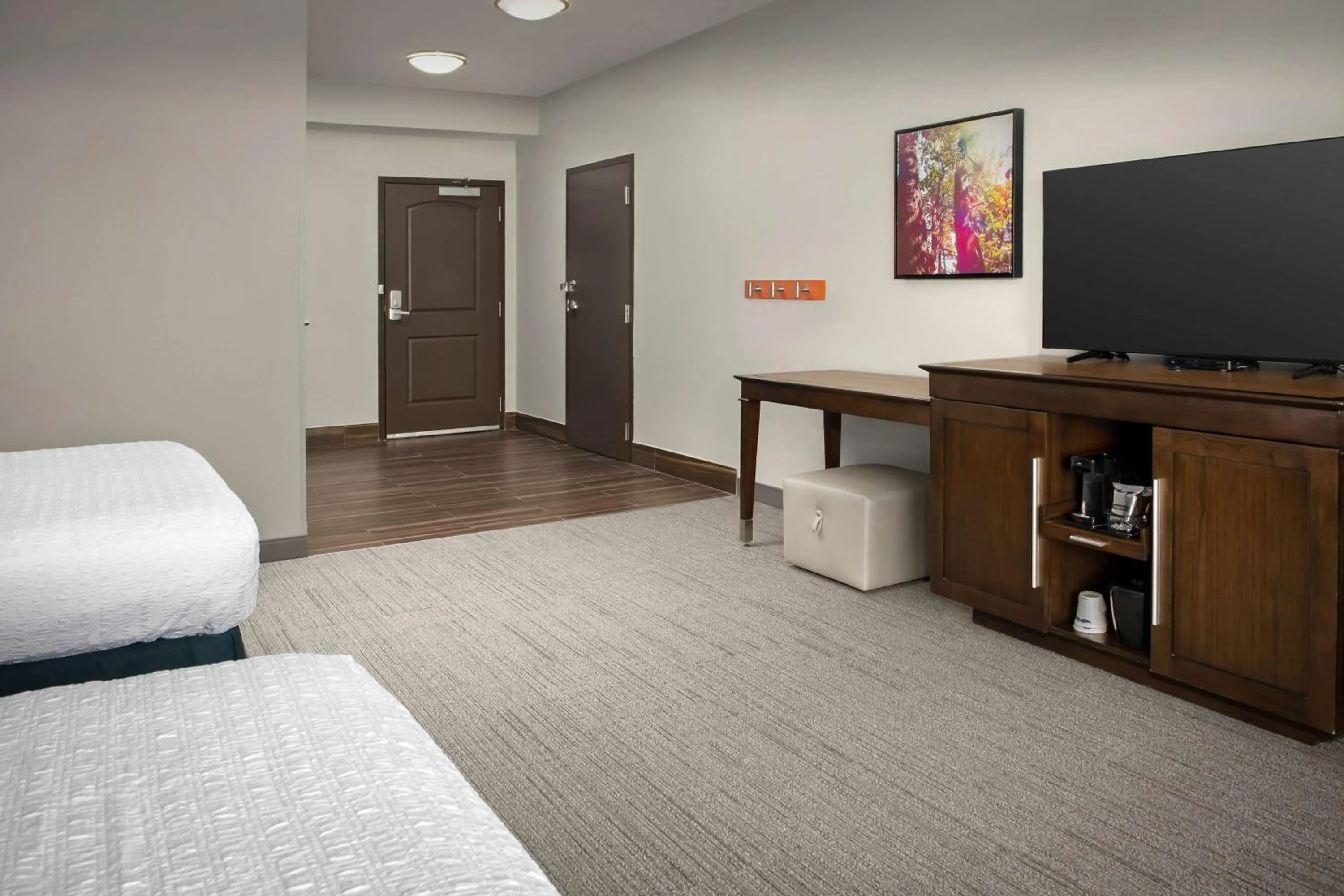 Bedroom, Bed in Hampton Inn & Suites Portland/Hillsboro-Evergreen Park