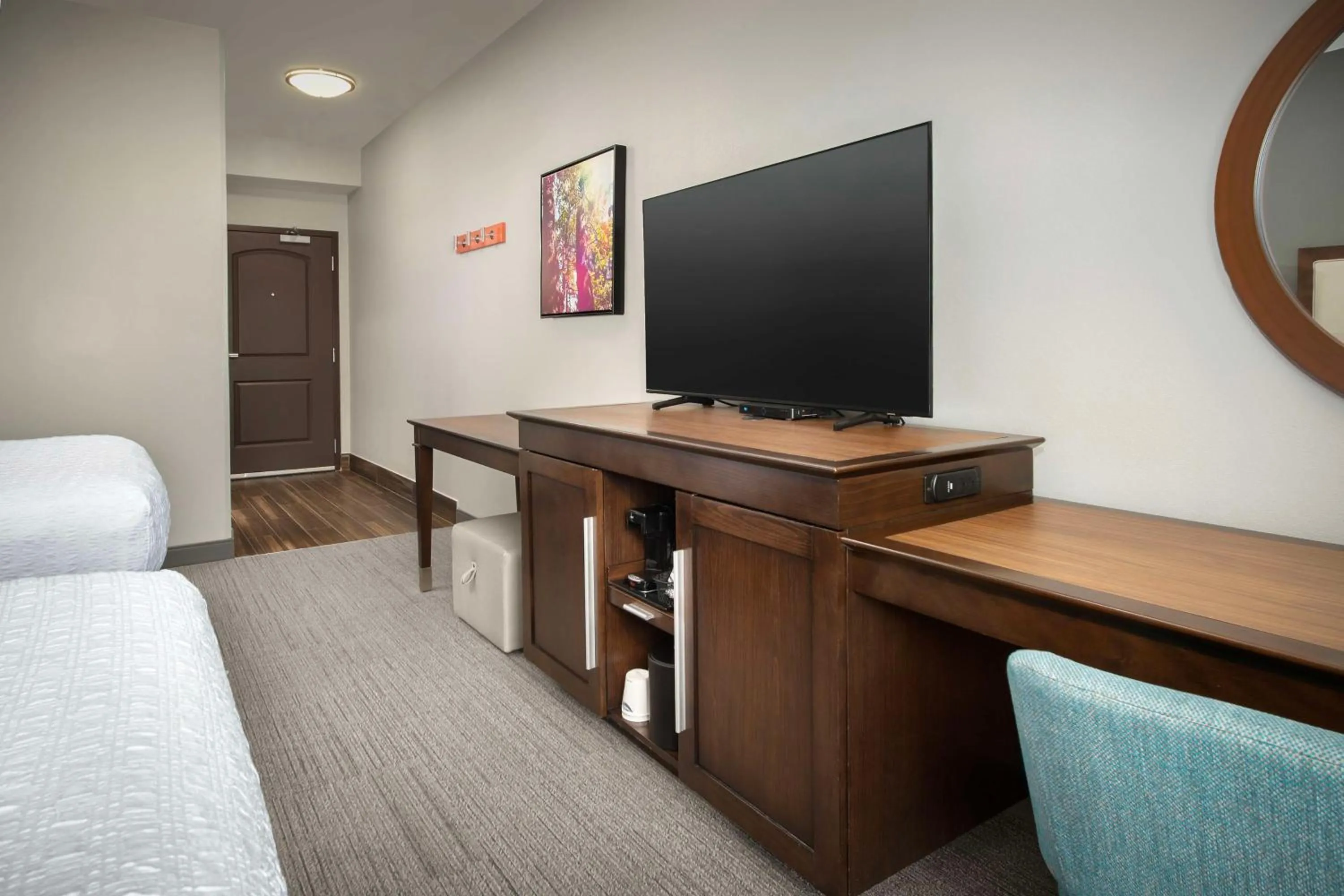 Bedroom, Bed in Hampton Inn & Suites Portland/Hillsboro-Evergreen Park