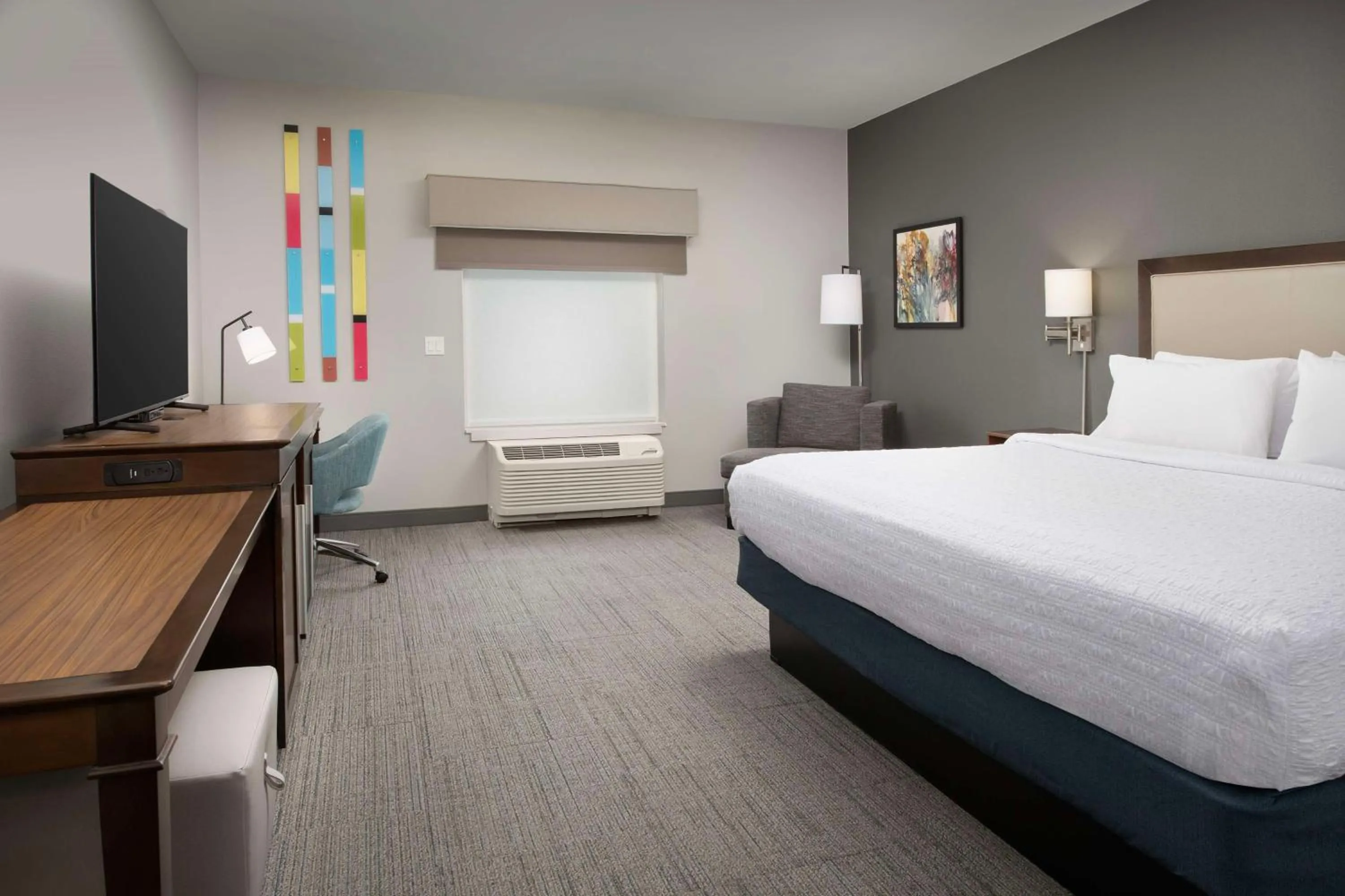 Bed in Hampton Inn & Suites Portland/Hillsboro-Evergreen Park