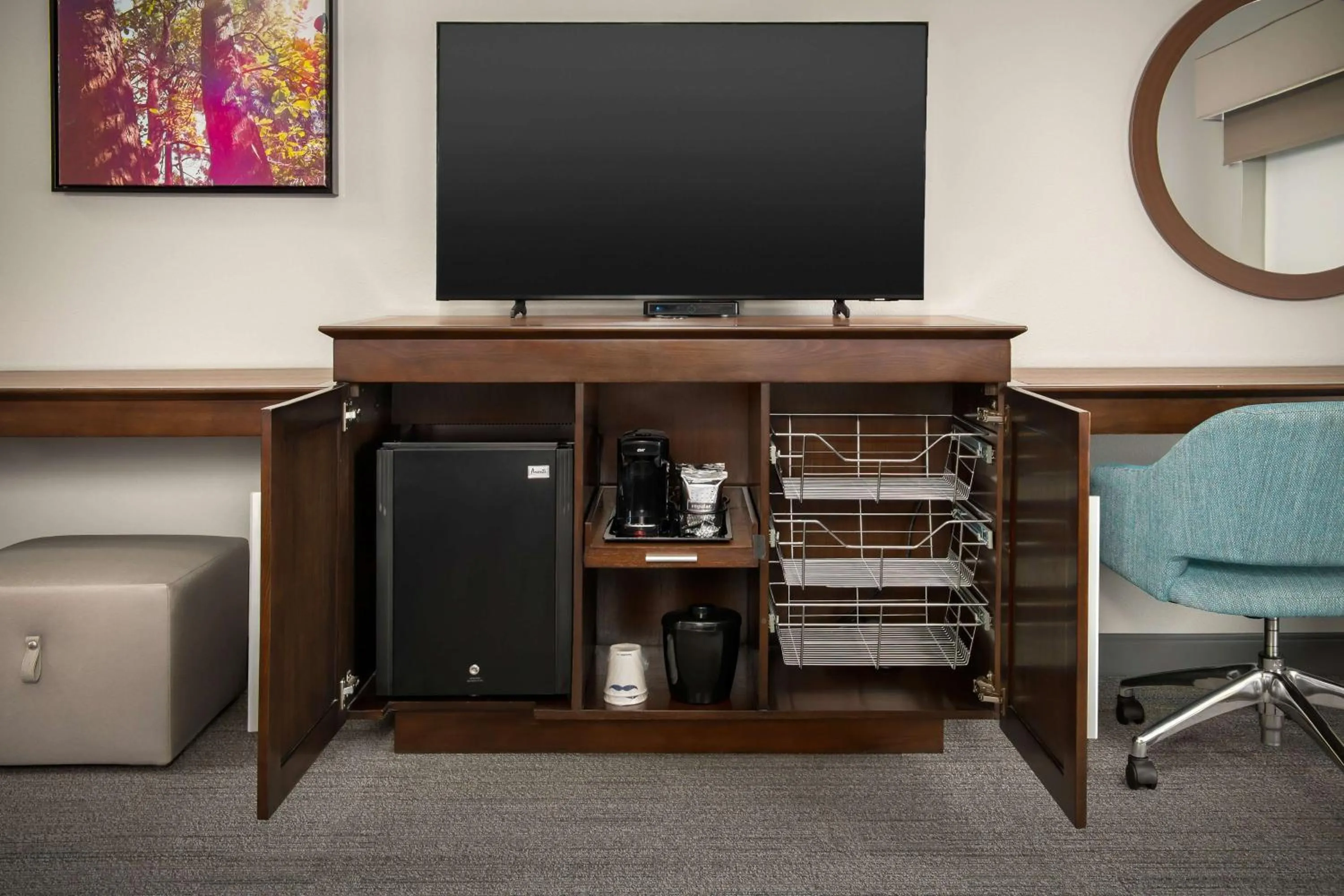 Bedroom in Hampton Inn & Suites Portland/Hillsboro-Evergreen Park