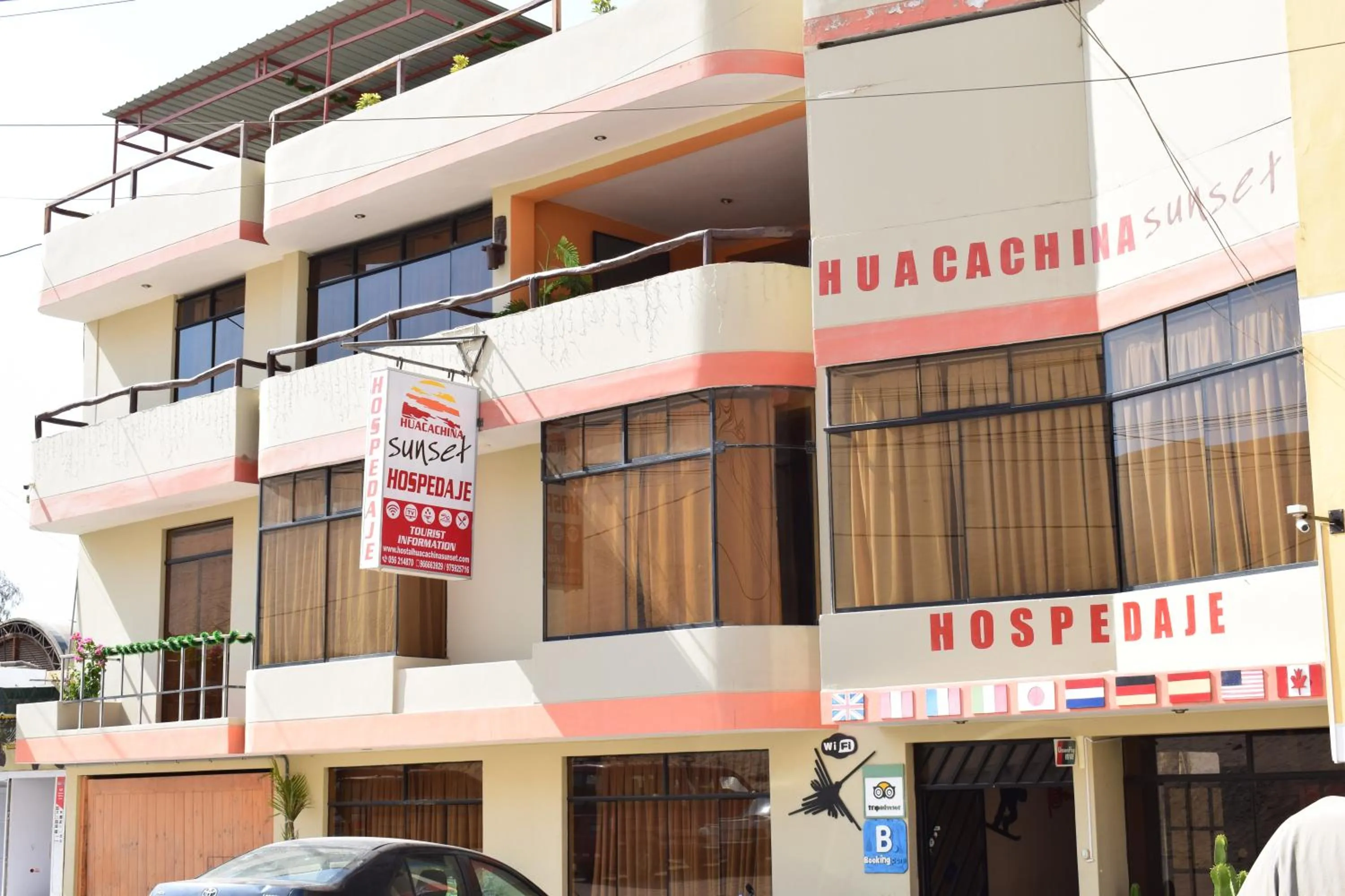 Hostal Huacachina Sunset