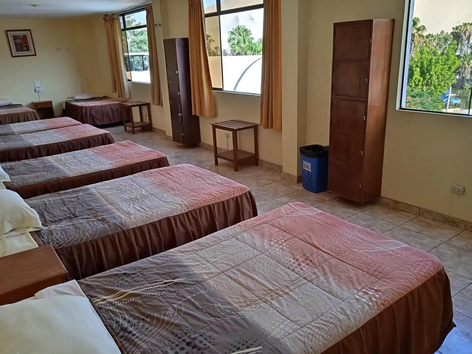 Bed in Hostal Huacachina Sunset