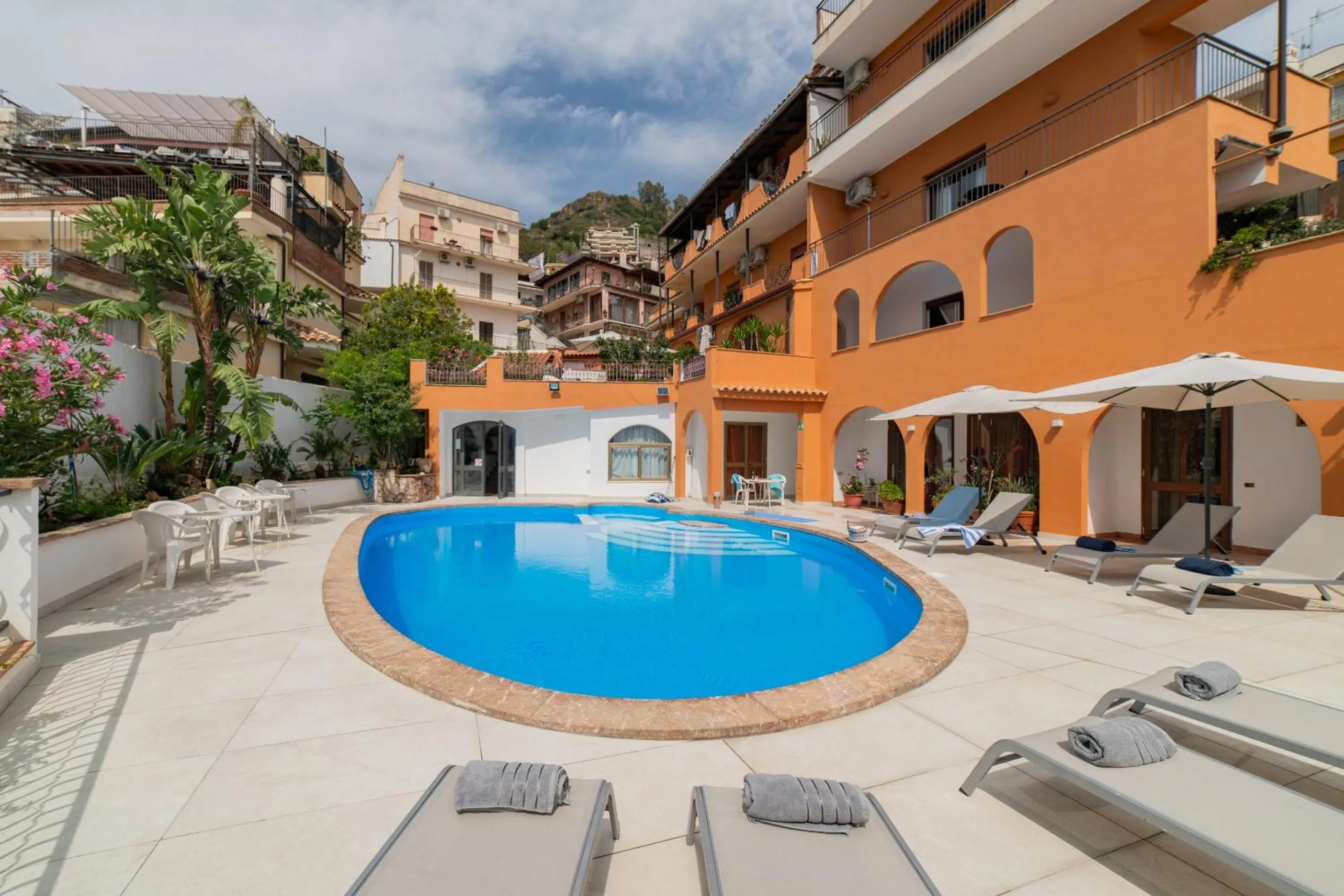 Pool view in Casa Pertosa