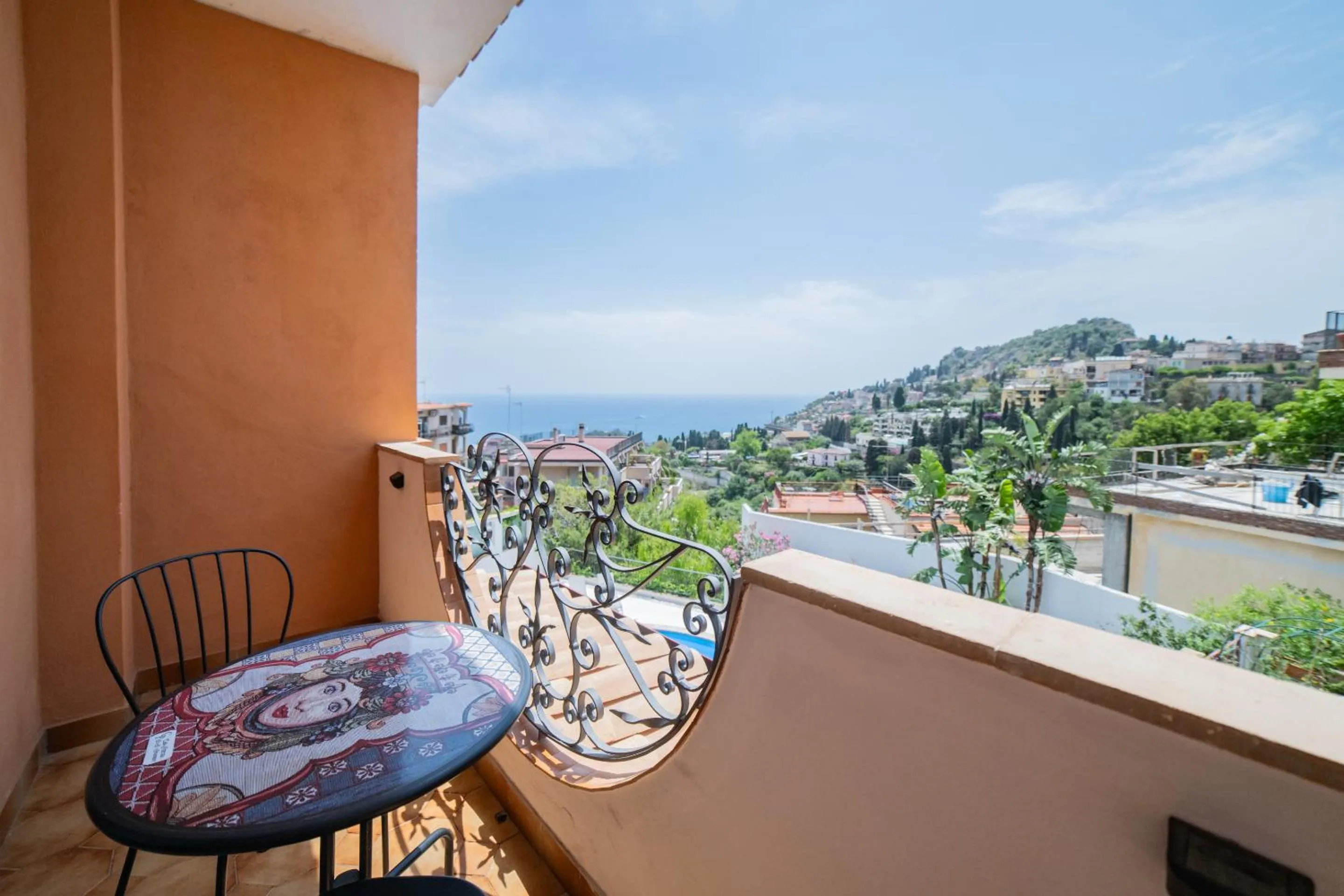 Property building in Casa Pertosa