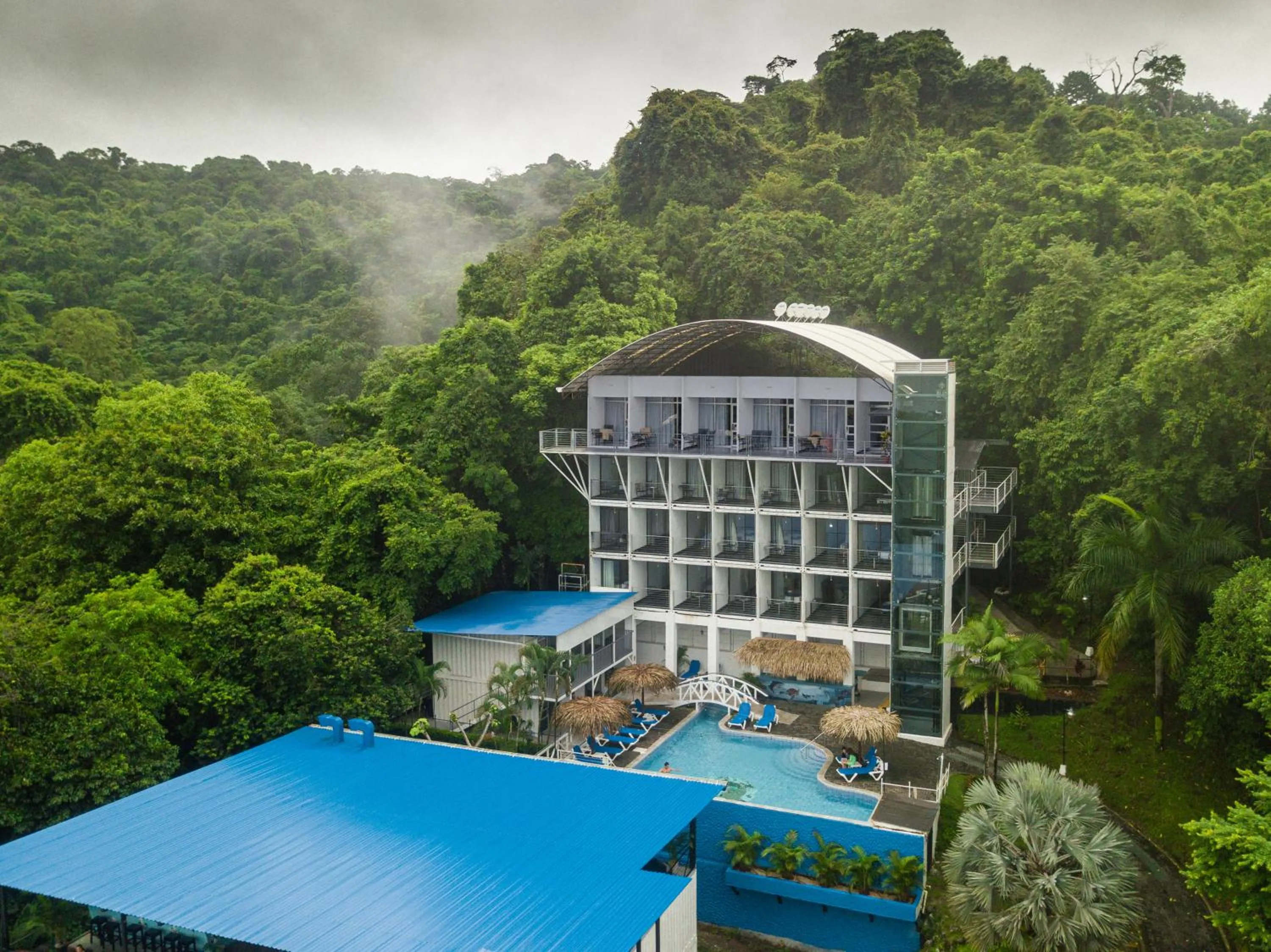 El Faro Containers Beach Hotel