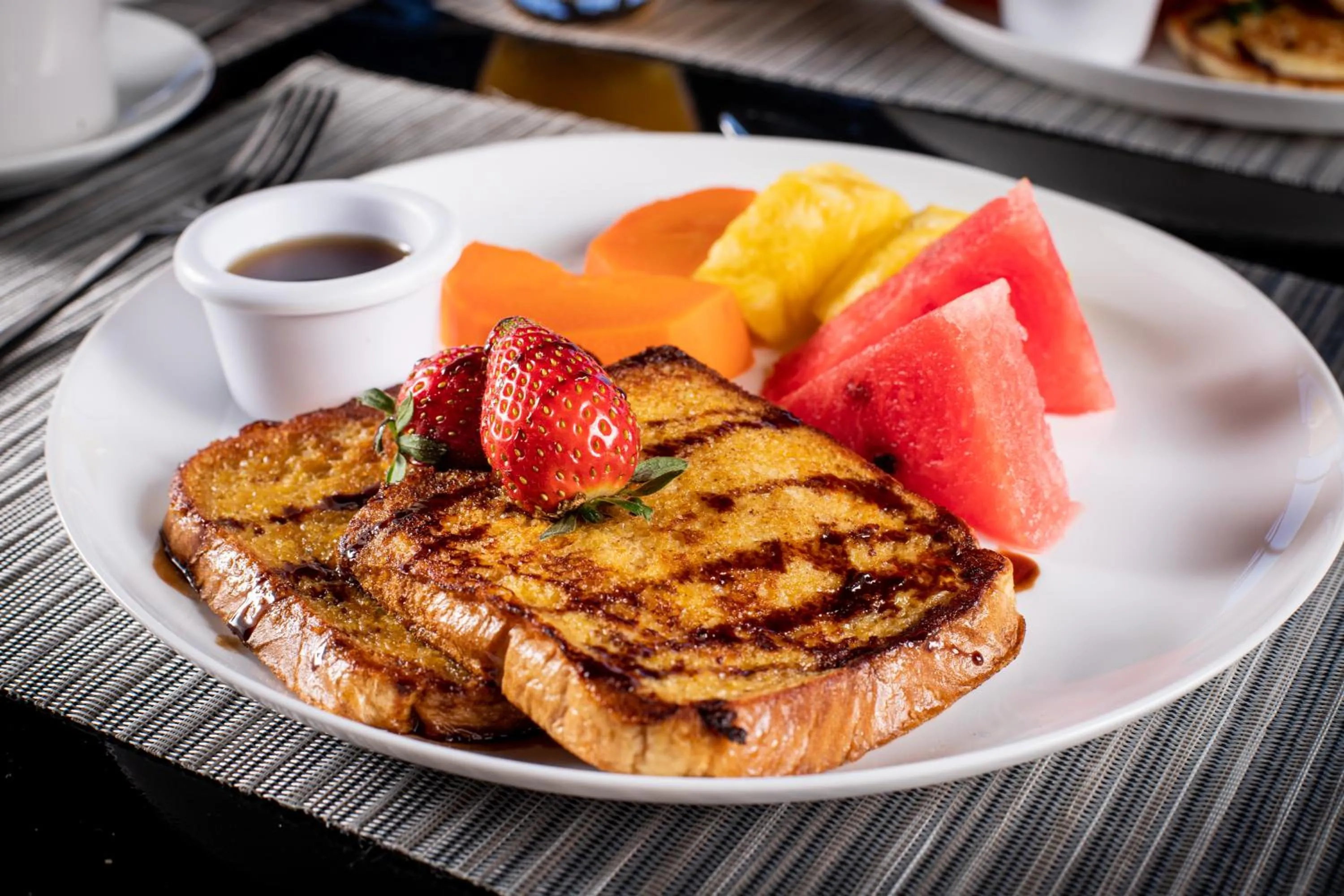 Restaurant/places to eat in El Faro Containers Beach Hotel