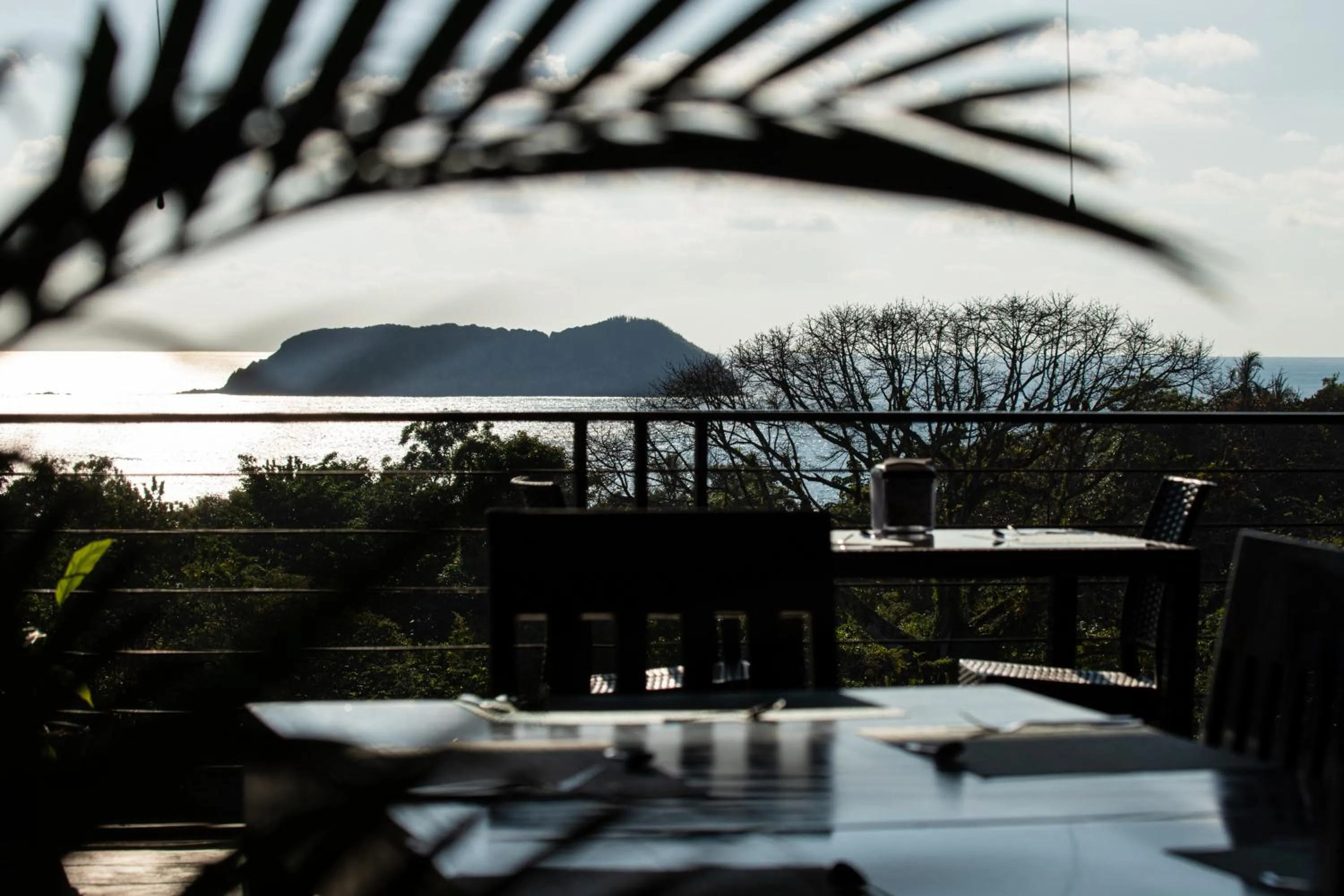 Restaurant/places to eat in El Faro Containers Beach Hotel