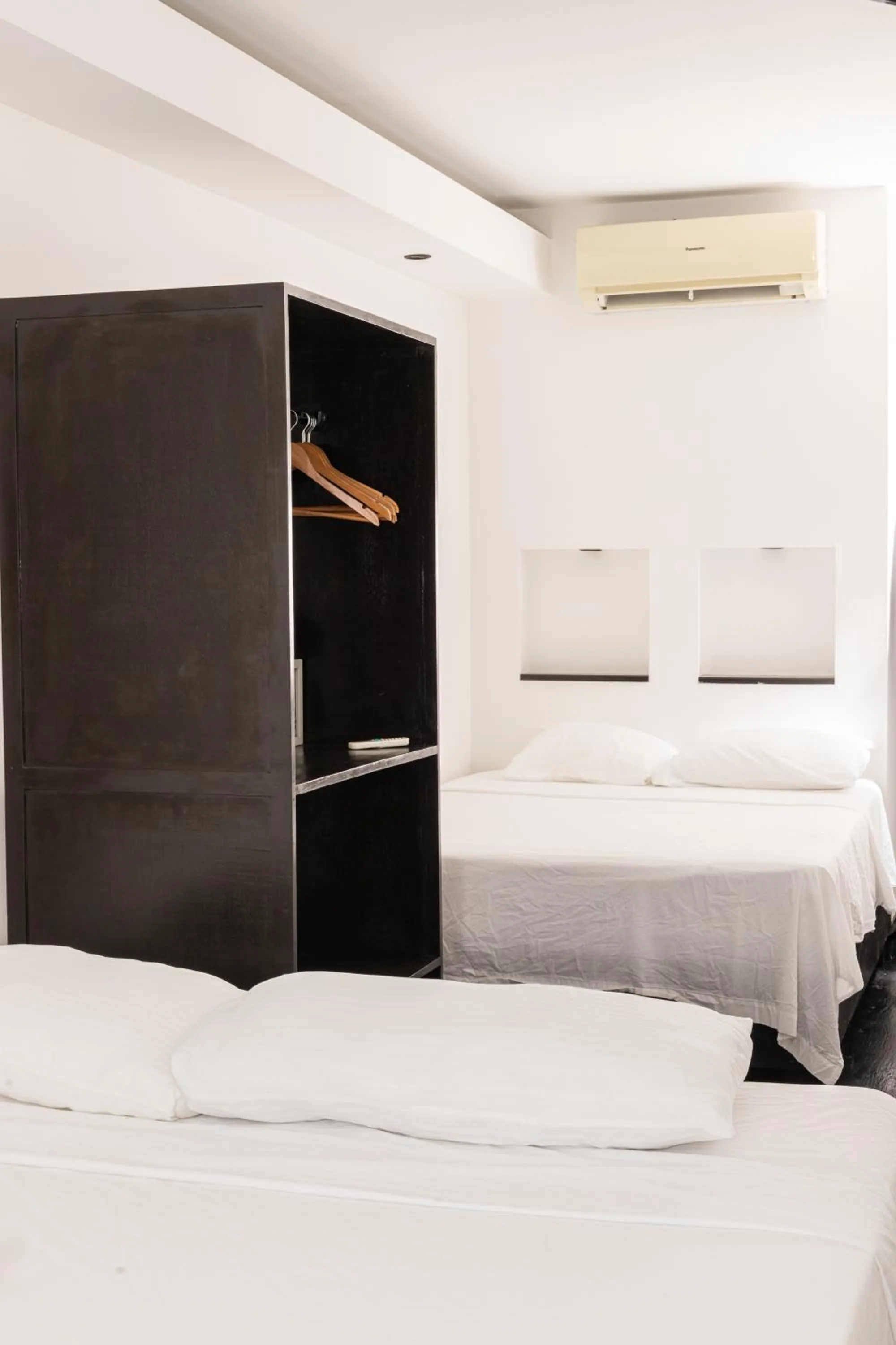 Bed in El Faro Containers Beach Hotel