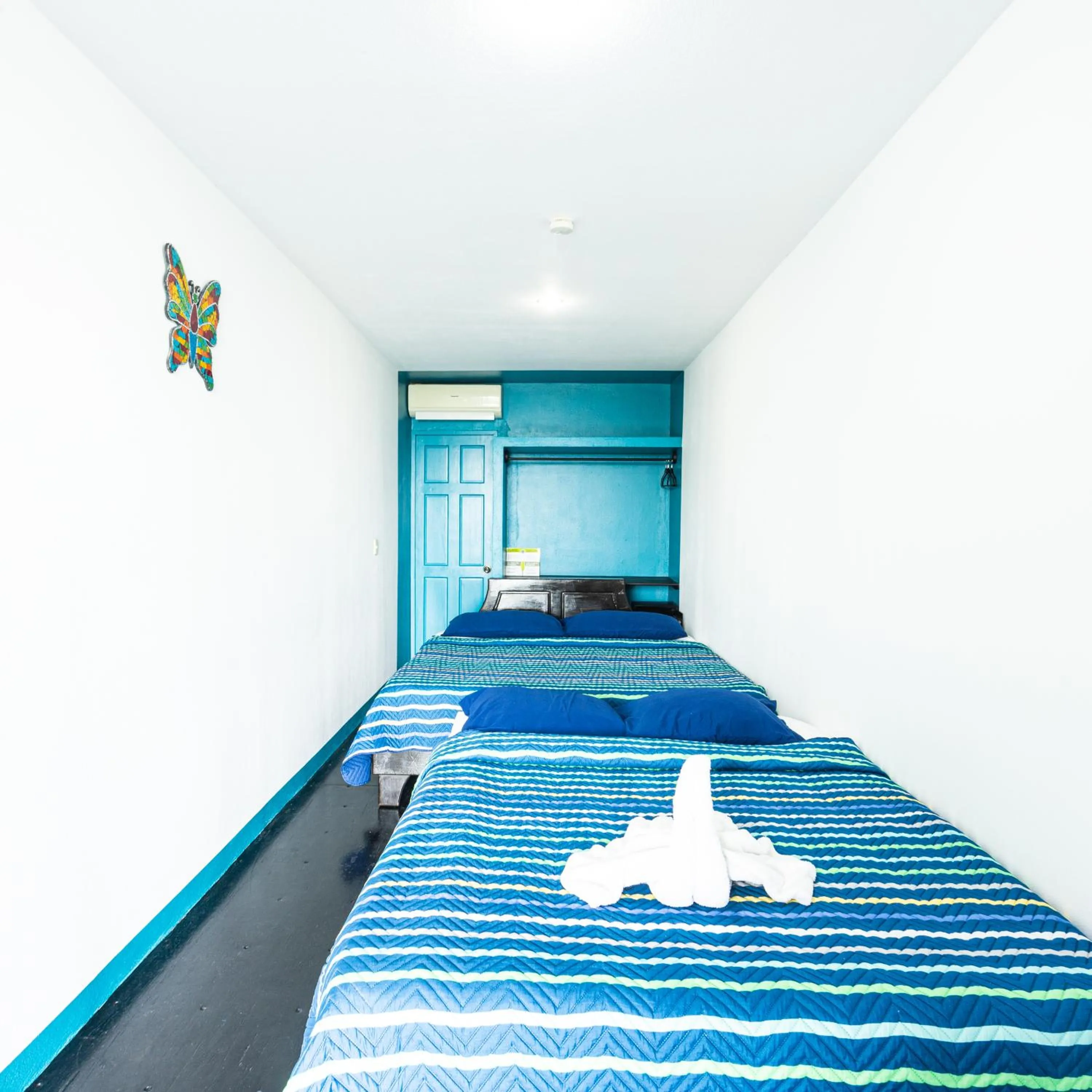 Photo of the whole room, Bed in El Faro Containers Beach Hotel