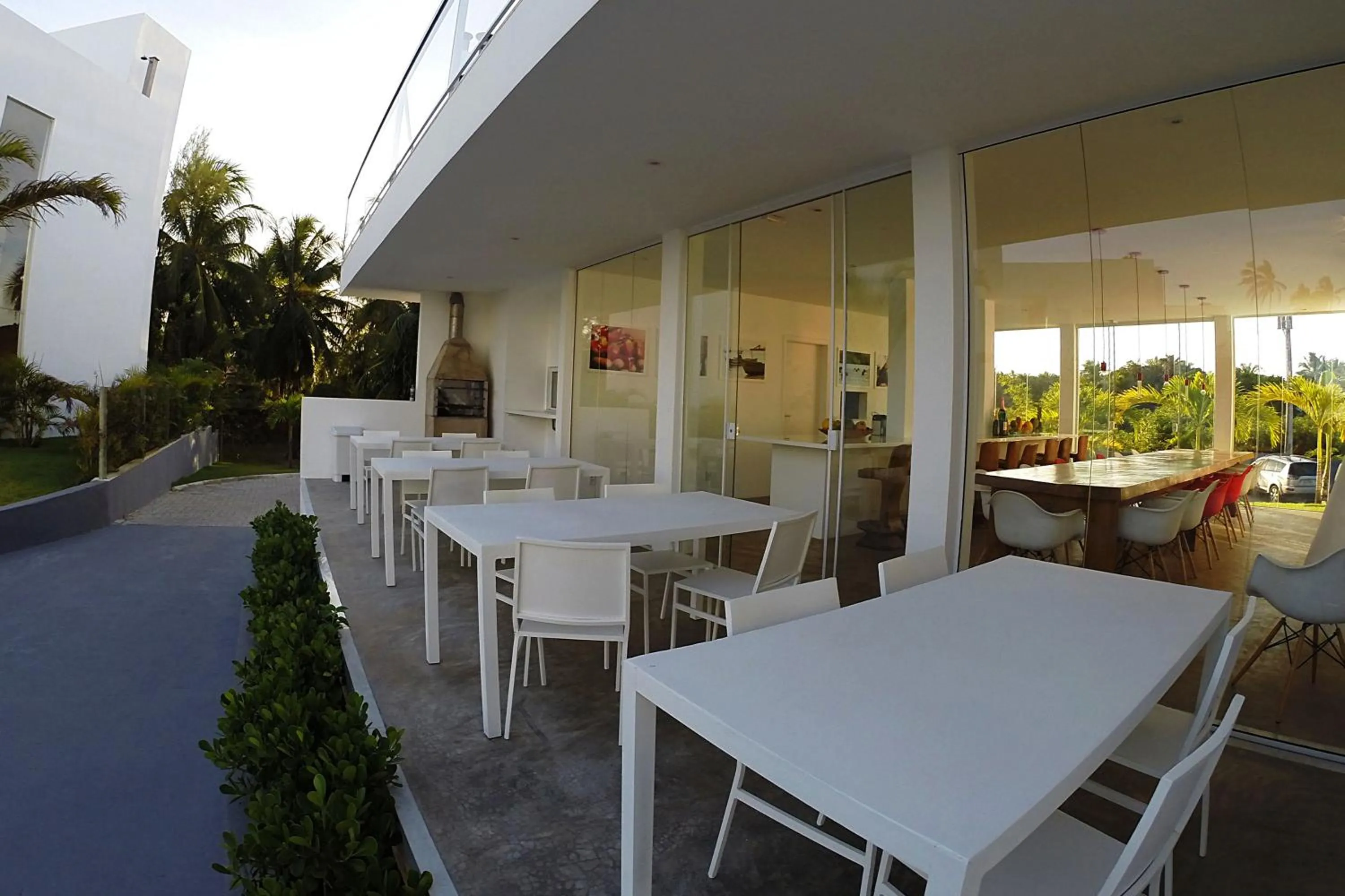 Restaurant/places to eat in B Blue Beachouses