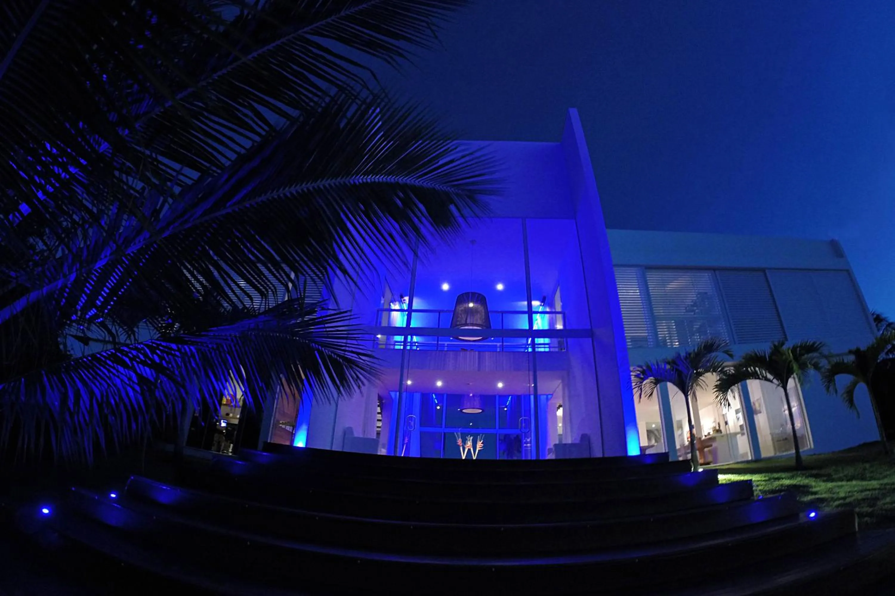 Facade/entrance in B Blue Beachouses