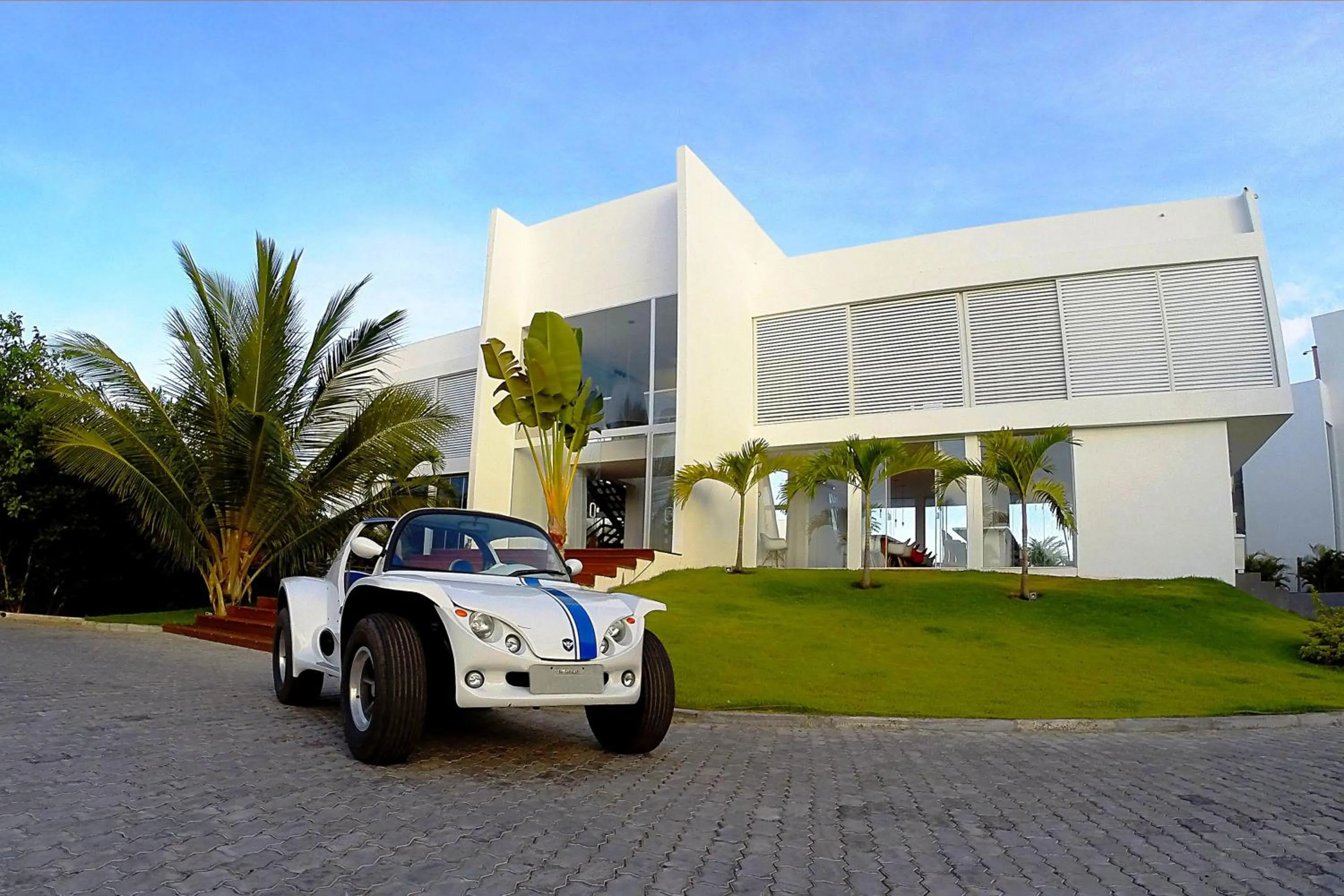 Facade/entrance in B Blue Beachouses