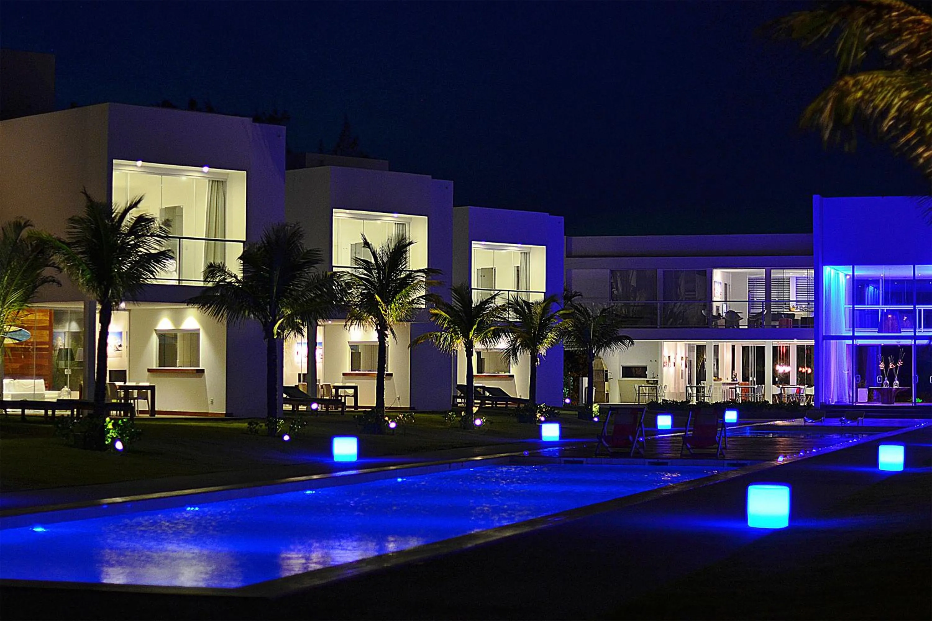 Night in B Blue Beachouses