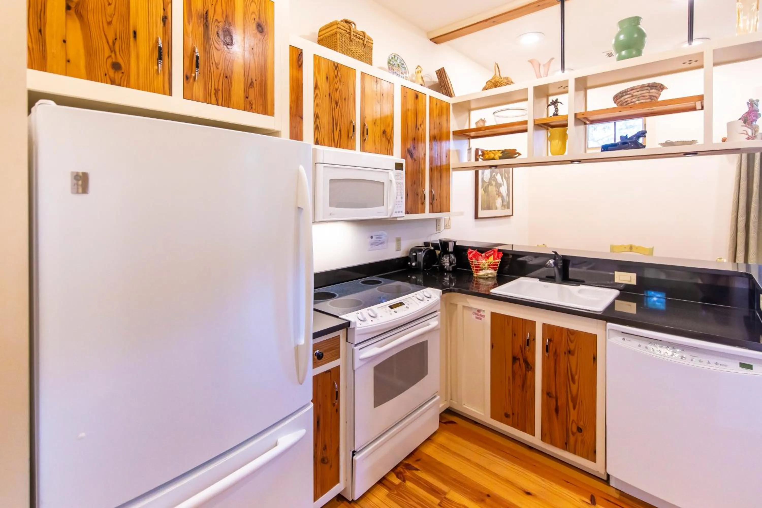 Kitchen or kitchenette in Hibiscus Coffee & Guesthouse