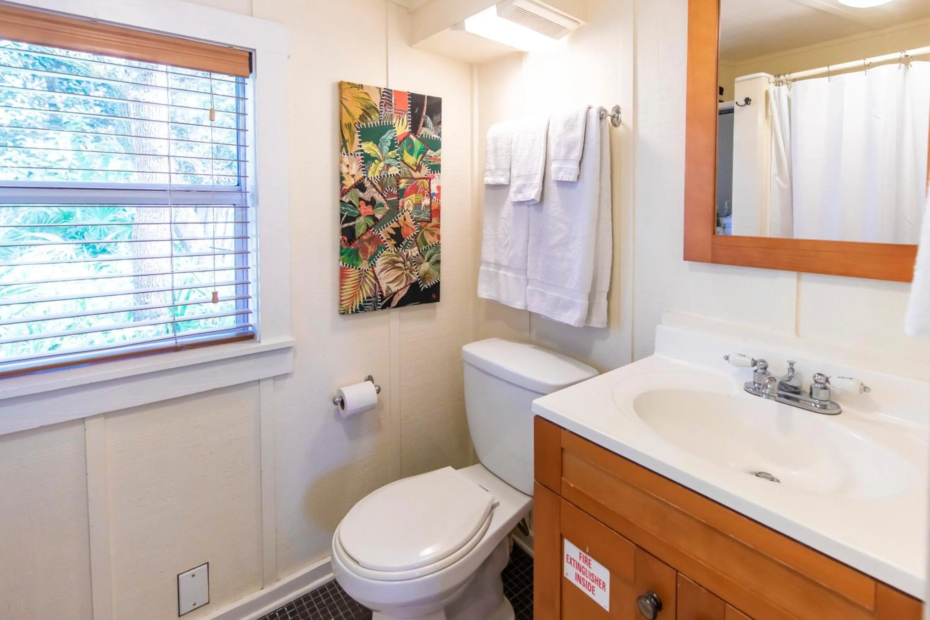 Bathroom in Hibiscus Coffee & Guesthouse