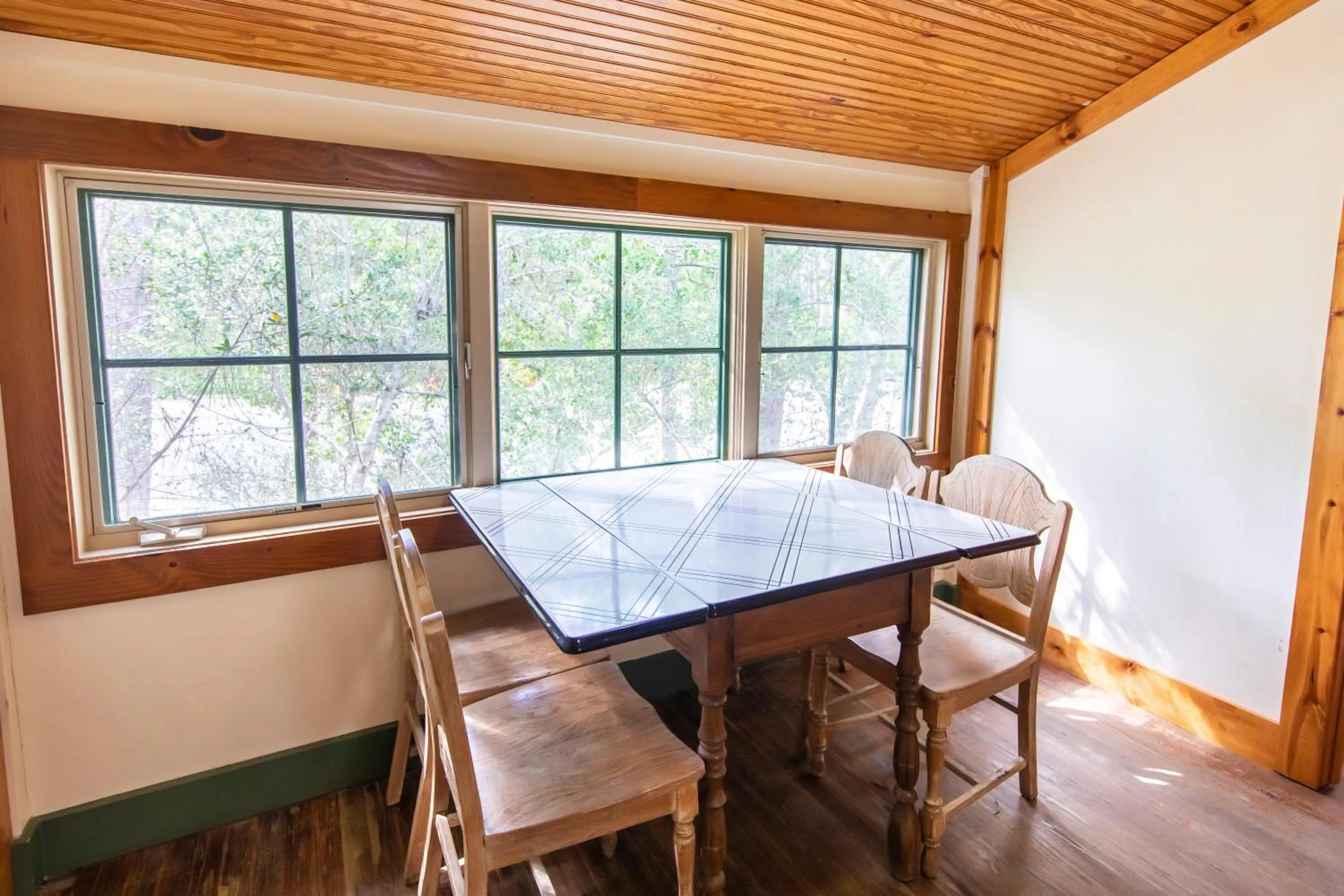 Dining area in Hibiscus Coffee & Guesthouse