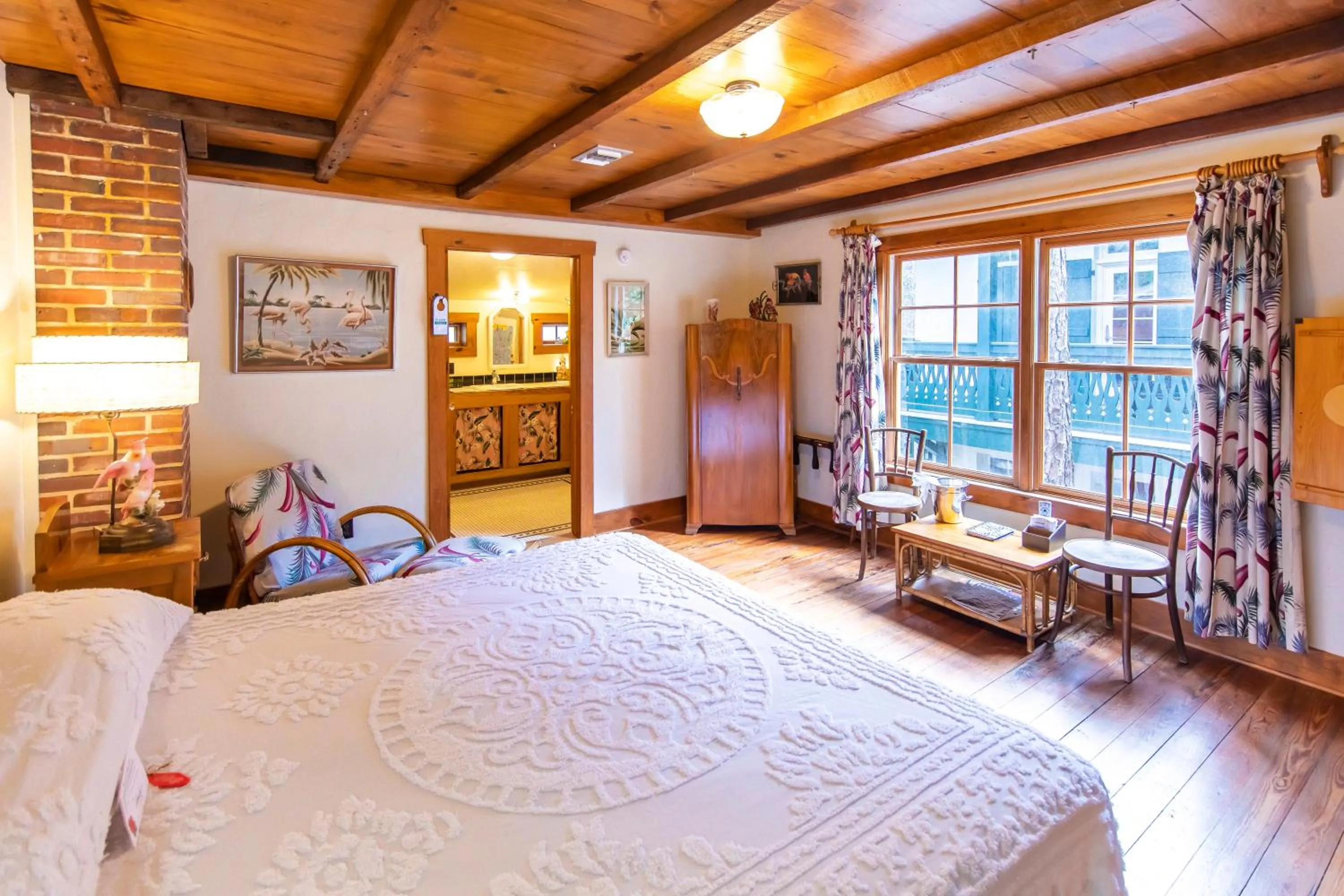 Photo of the whole room, Bed in Hibiscus Coffee & Guesthouse