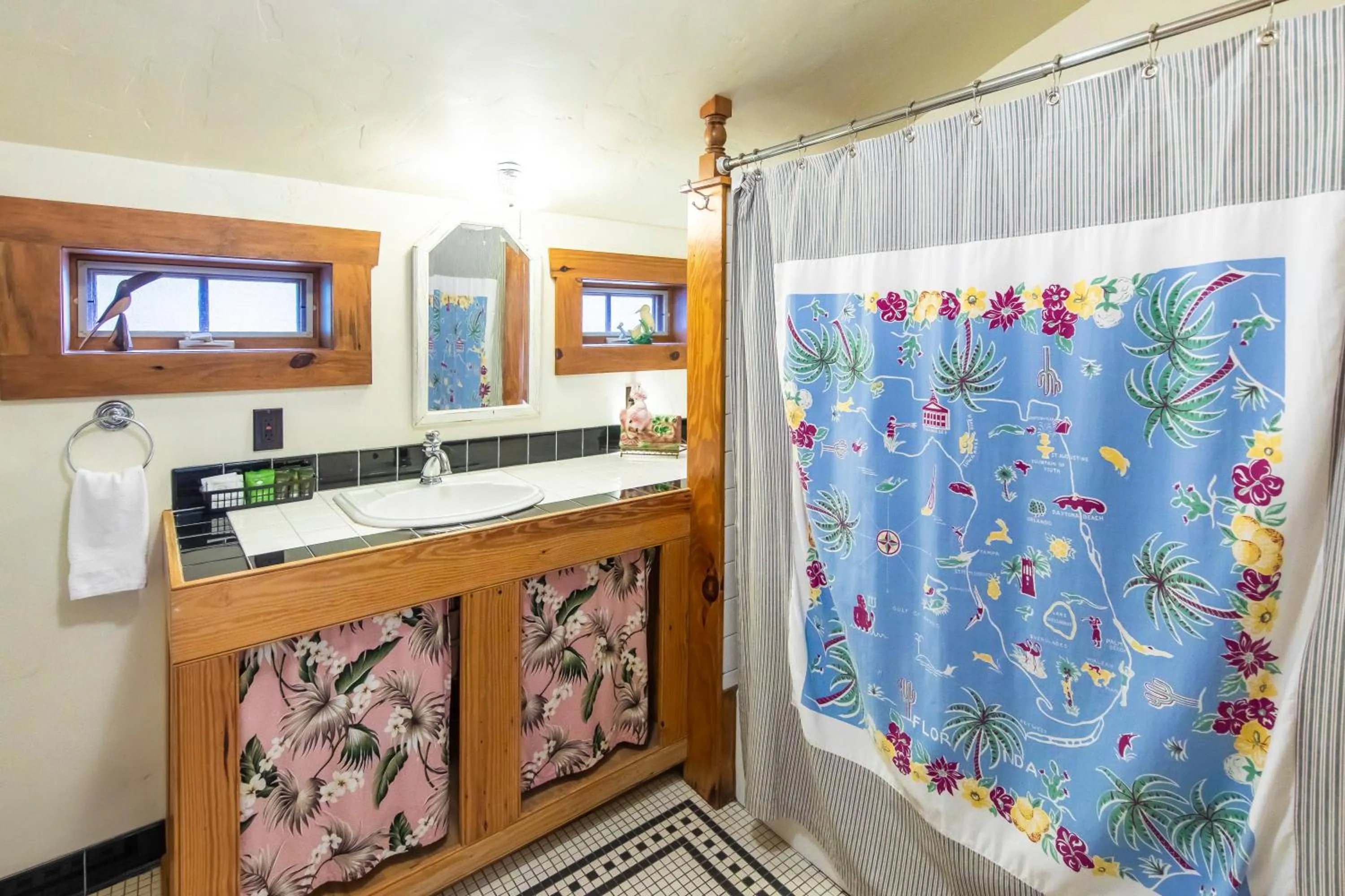 Bathroom in Hibiscus Coffee & Guesthouse