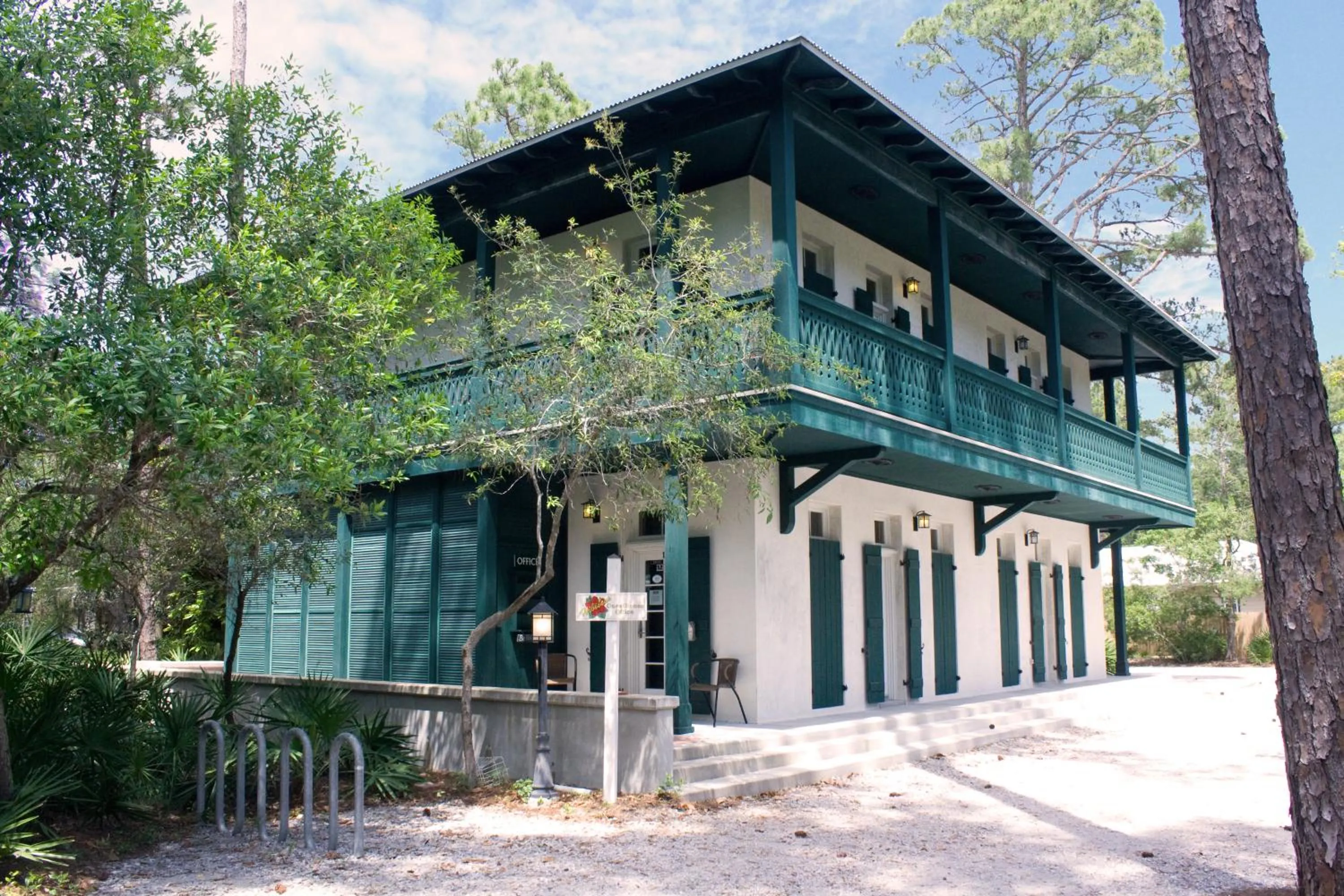 Property building in Hibiscus Coffee & Guesthouse