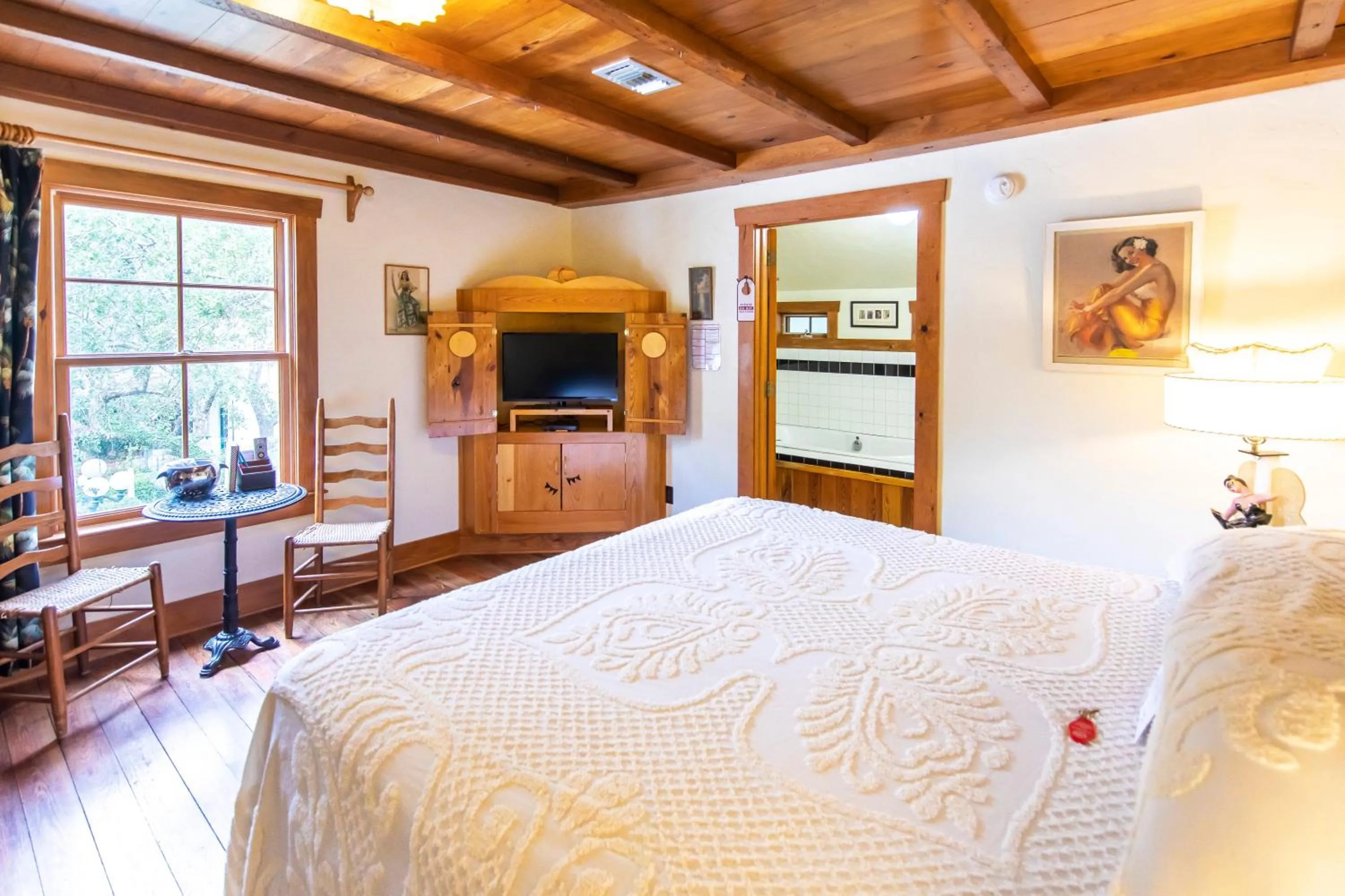 Bedroom, Bed in Hibiscus Coffee & Guesthouse