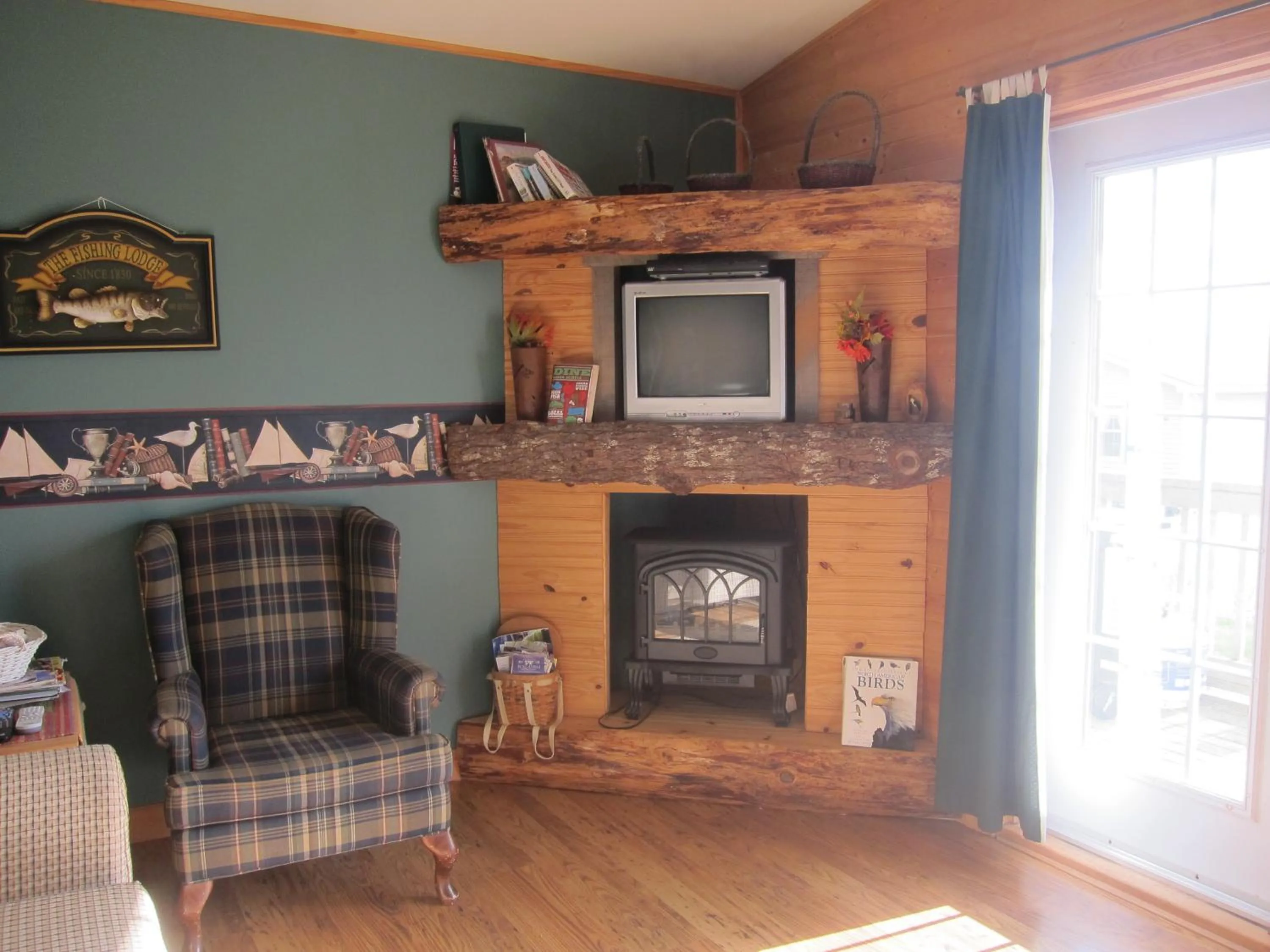 flat iron in Whispering Waves Cottages