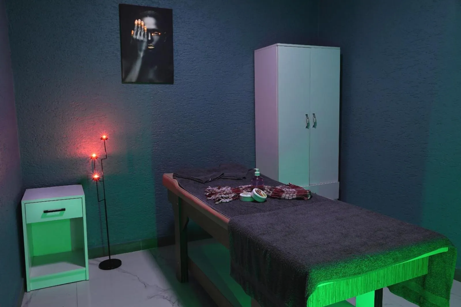 Massage in Mays Royal Hotel