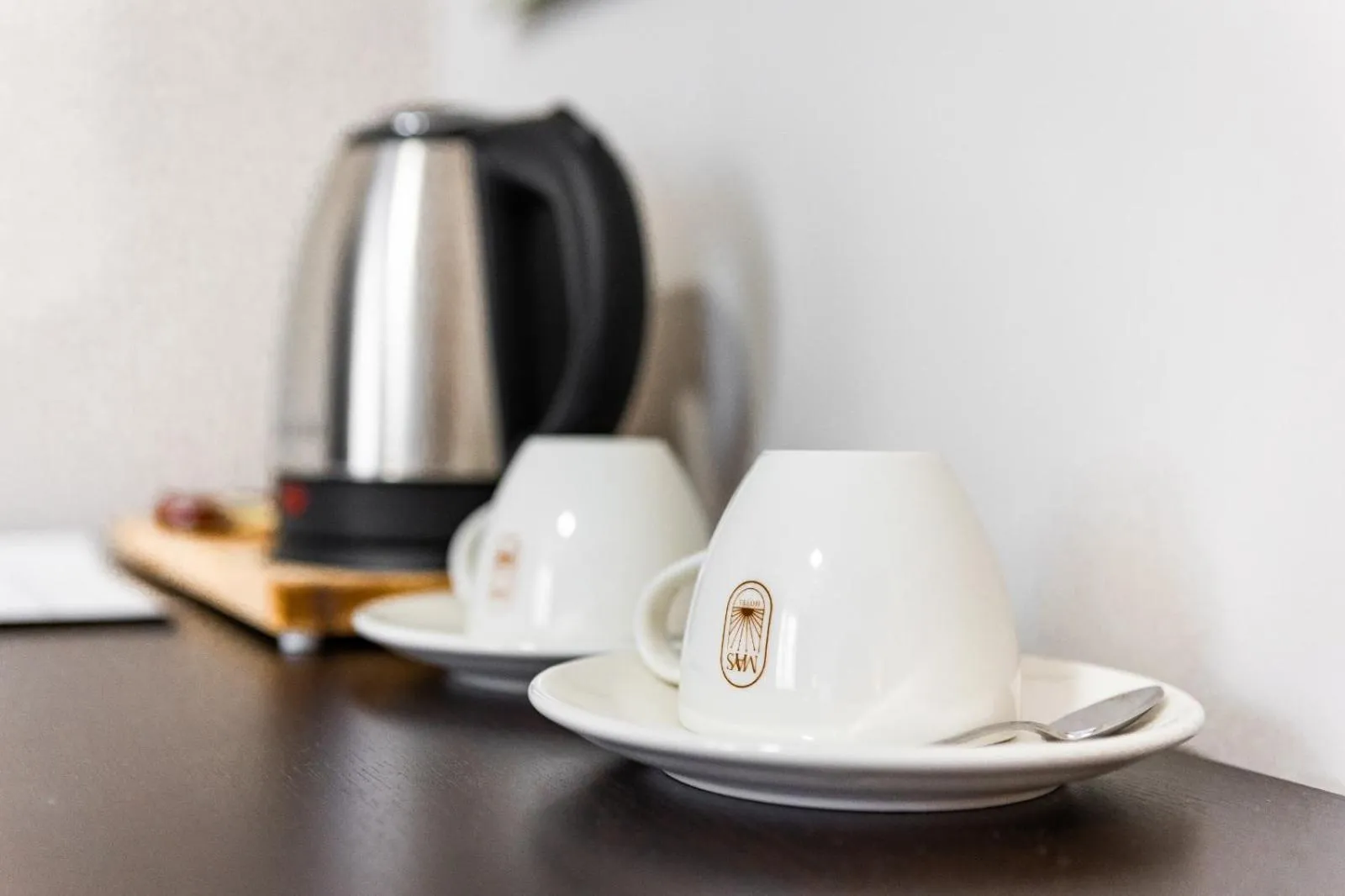 Coffee/tea facilities in Mays Royal Hotel