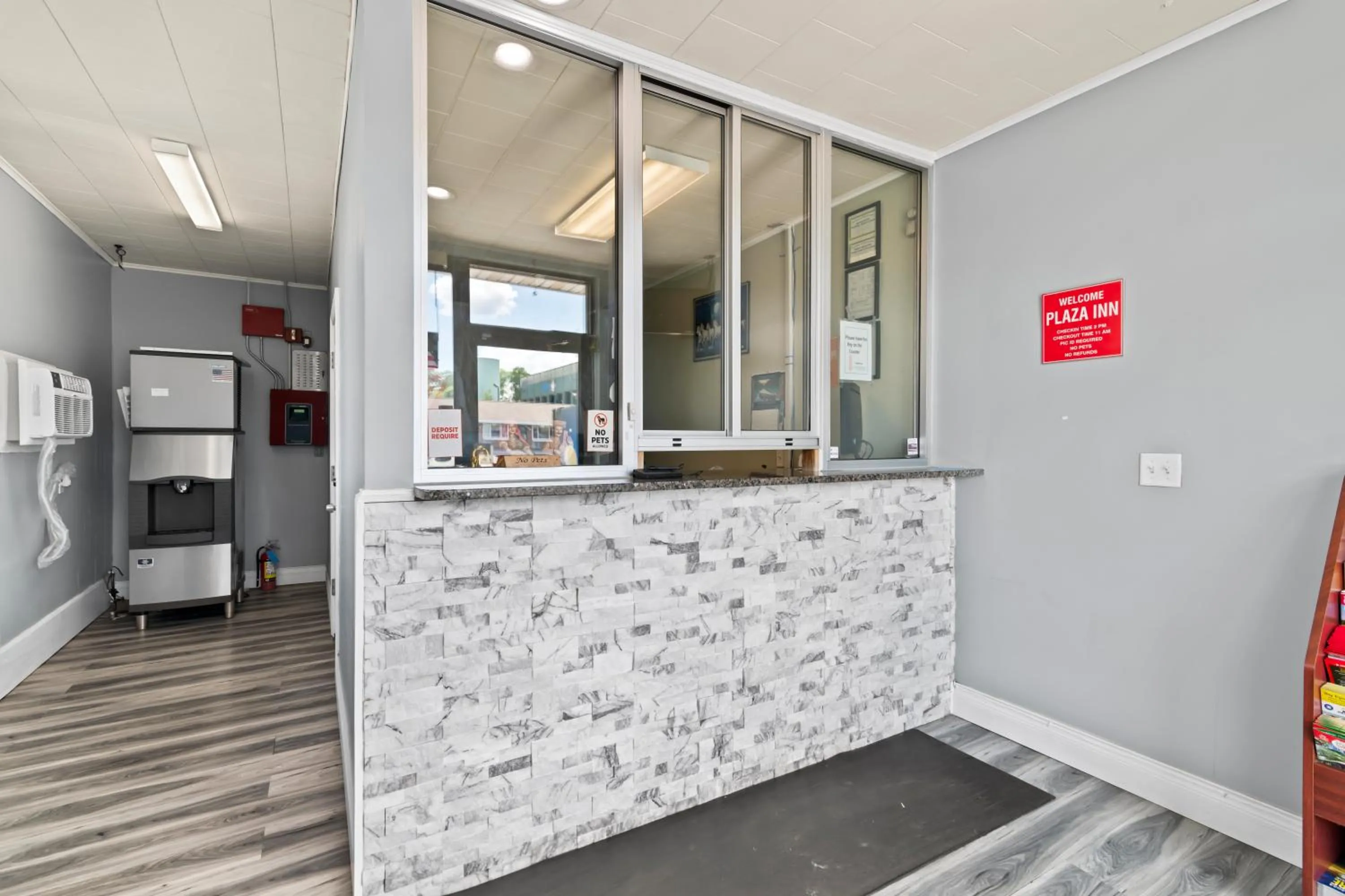 Property building in Plaza Inn