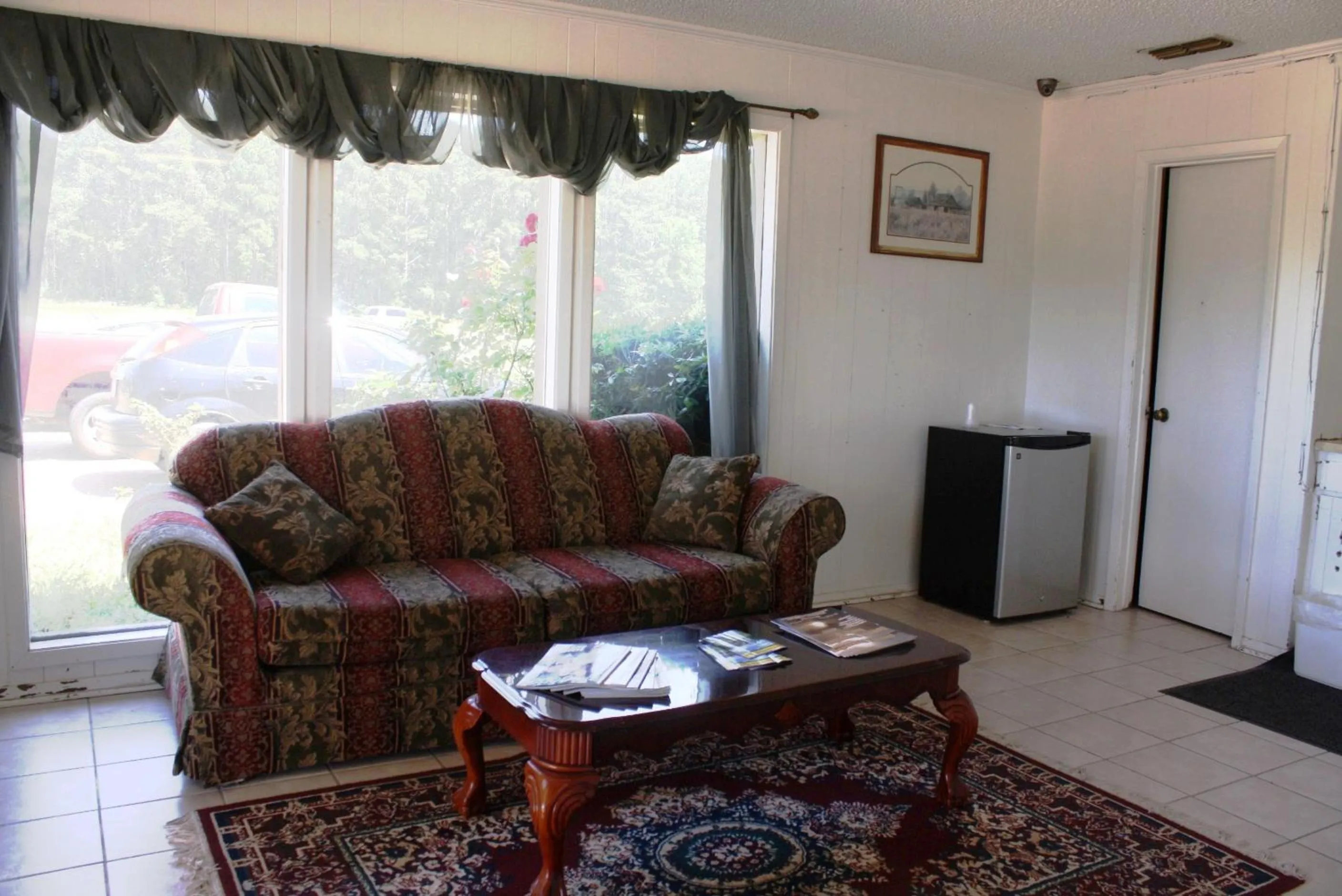 Lake Palestine Motor Inn