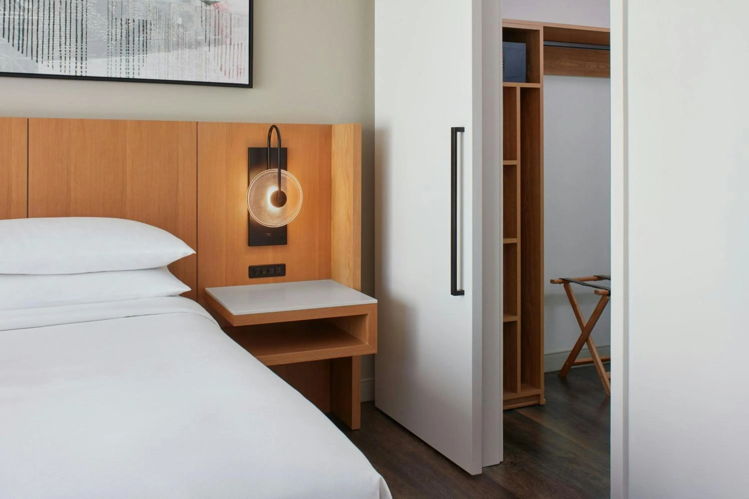 Bedroom, Bed in Delta Hotels by Marriott Toronto