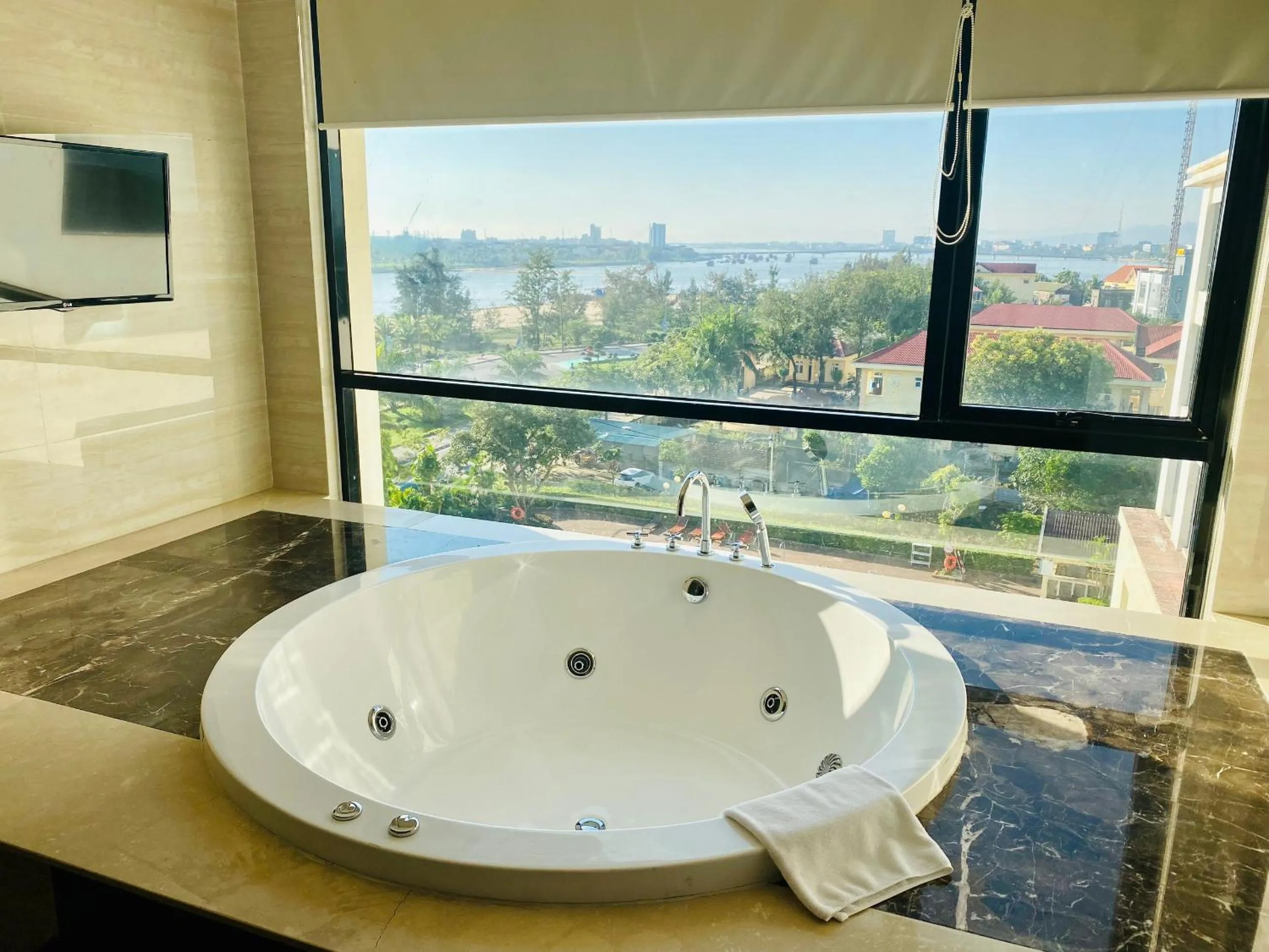 Bath in Muong Thanh Holiday Quang Binh Hotel