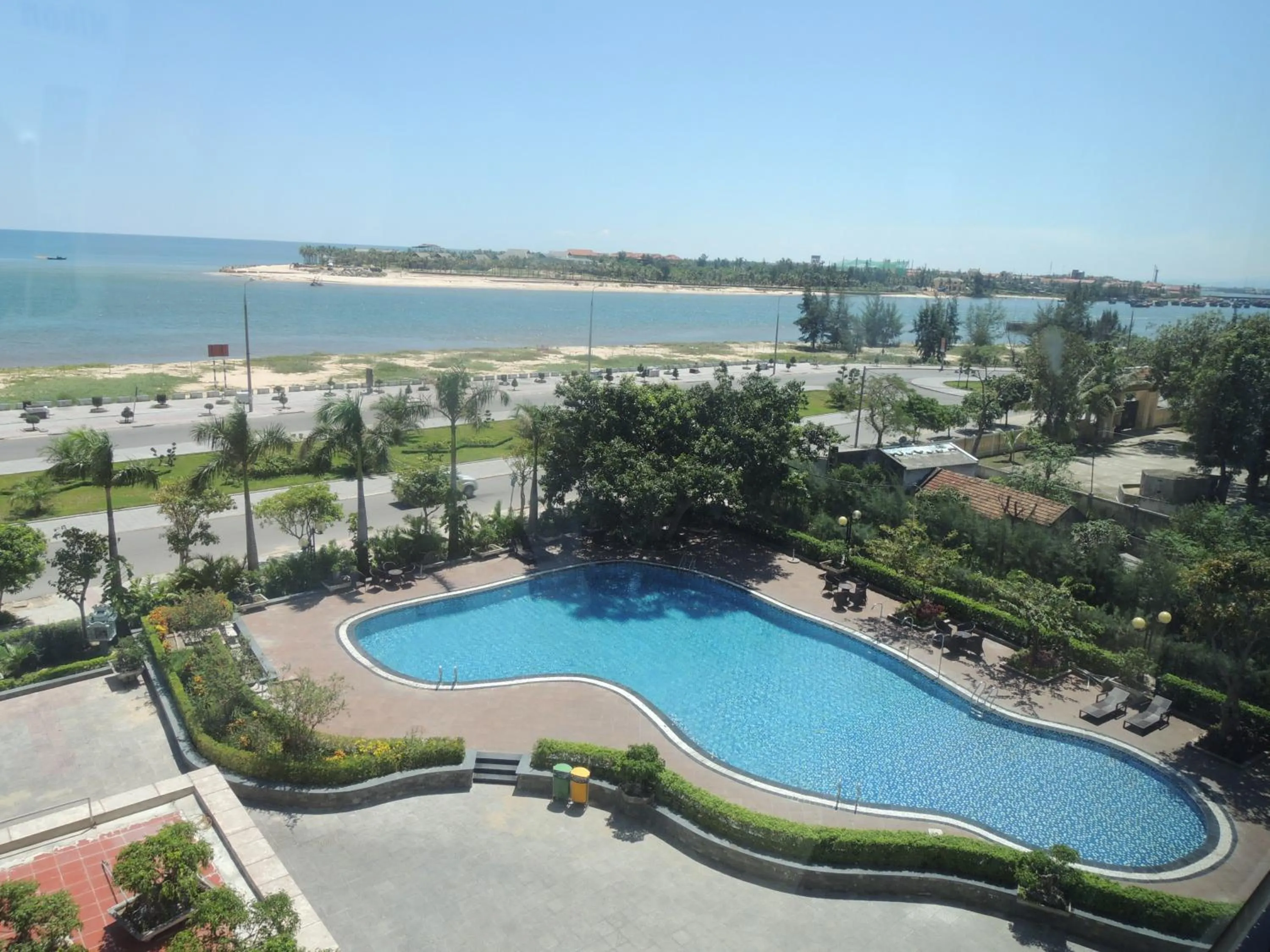 Swimming pool in Muong Thanh Holiday Quang Binh Hotel