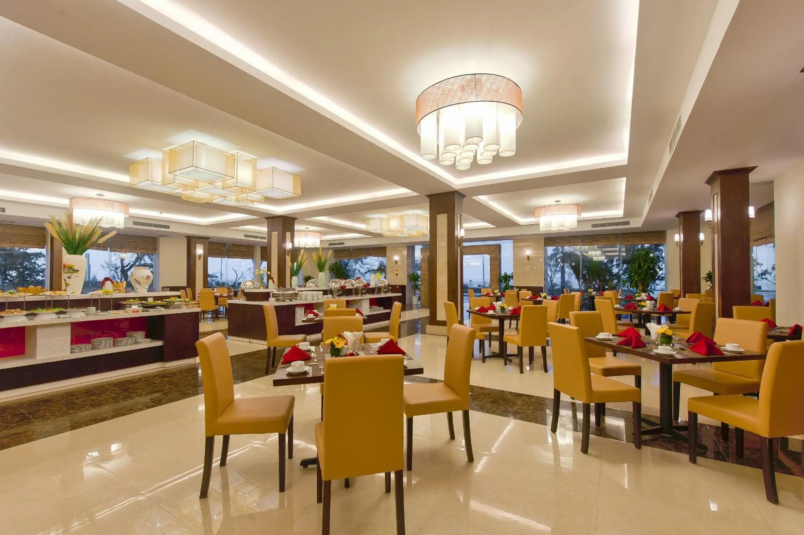 Restaurant/places to eat in Muong Thanh Holiday Quang Binh Hotel